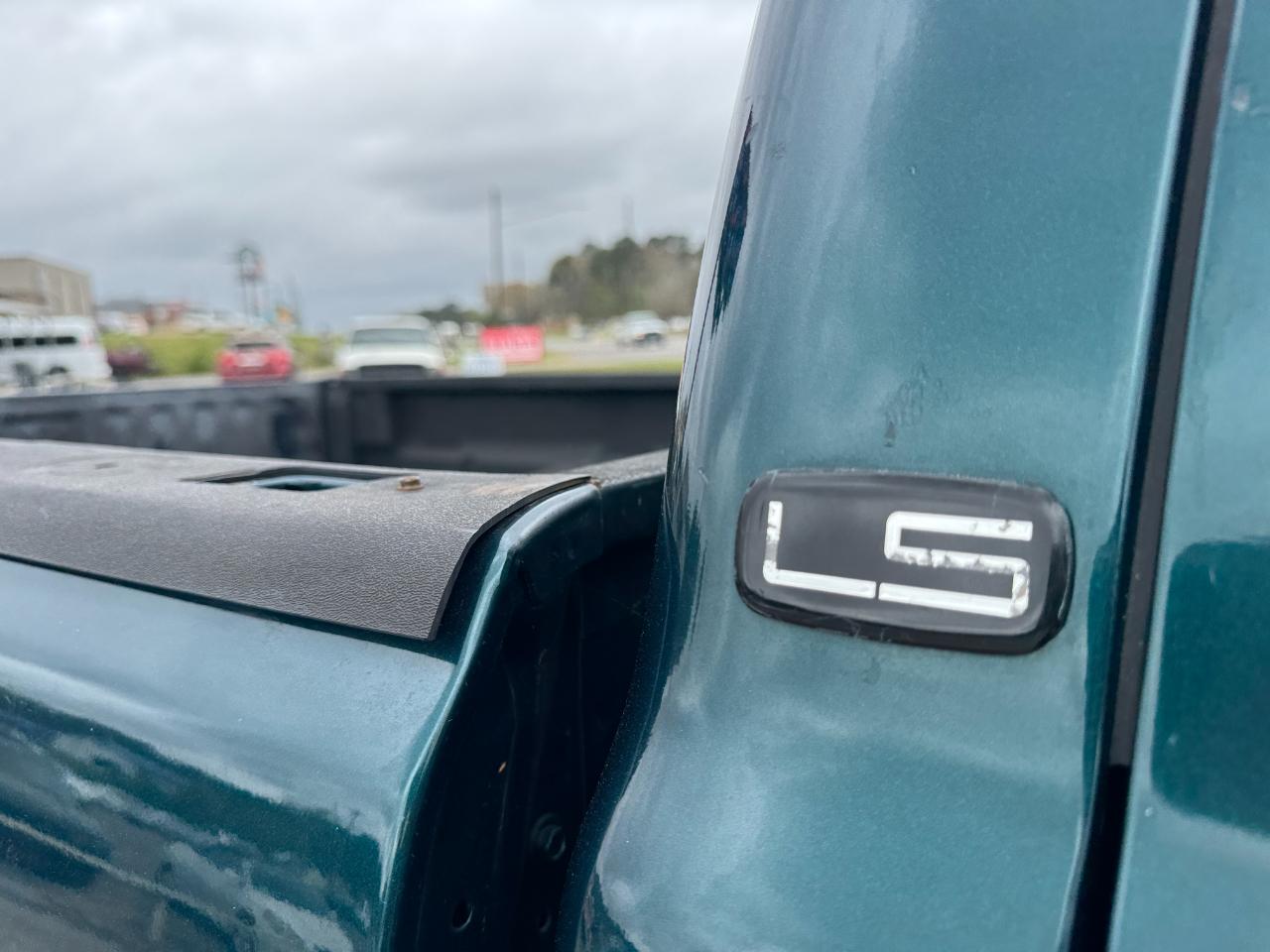 Chevrolet Silverado 2500HD Crew Cab 153" WB 4WD LS 2004