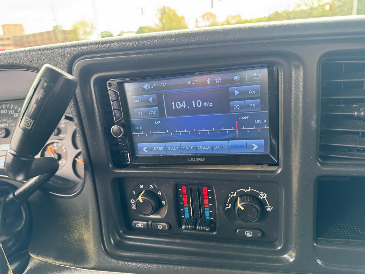 Chevrolet Silverado 2500HD Crew Cab 153" WB 4WD LS 2004