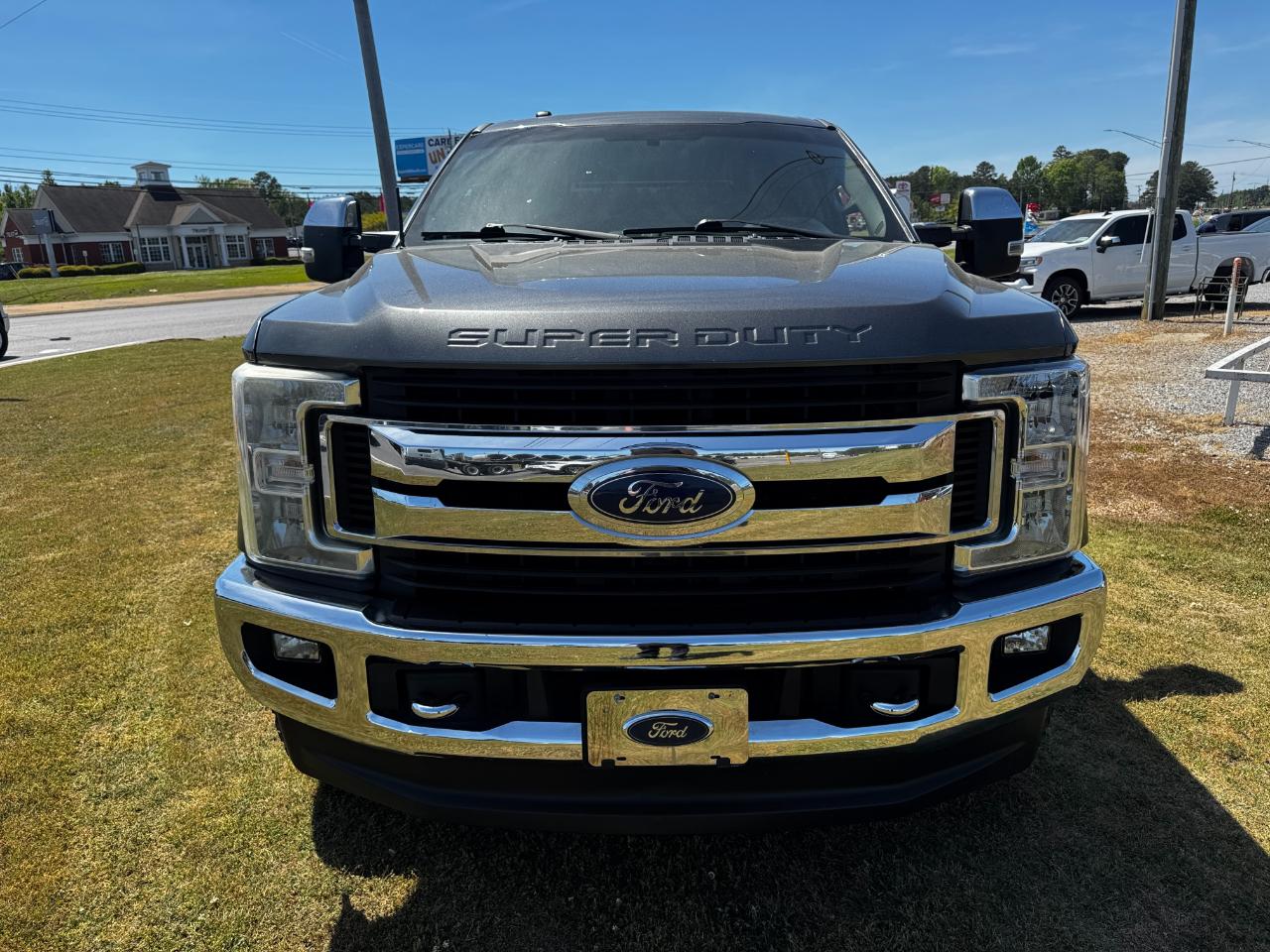 Ford Super Duty F-250 SRW XLT 4WD Crew Cab 8' Box 2017