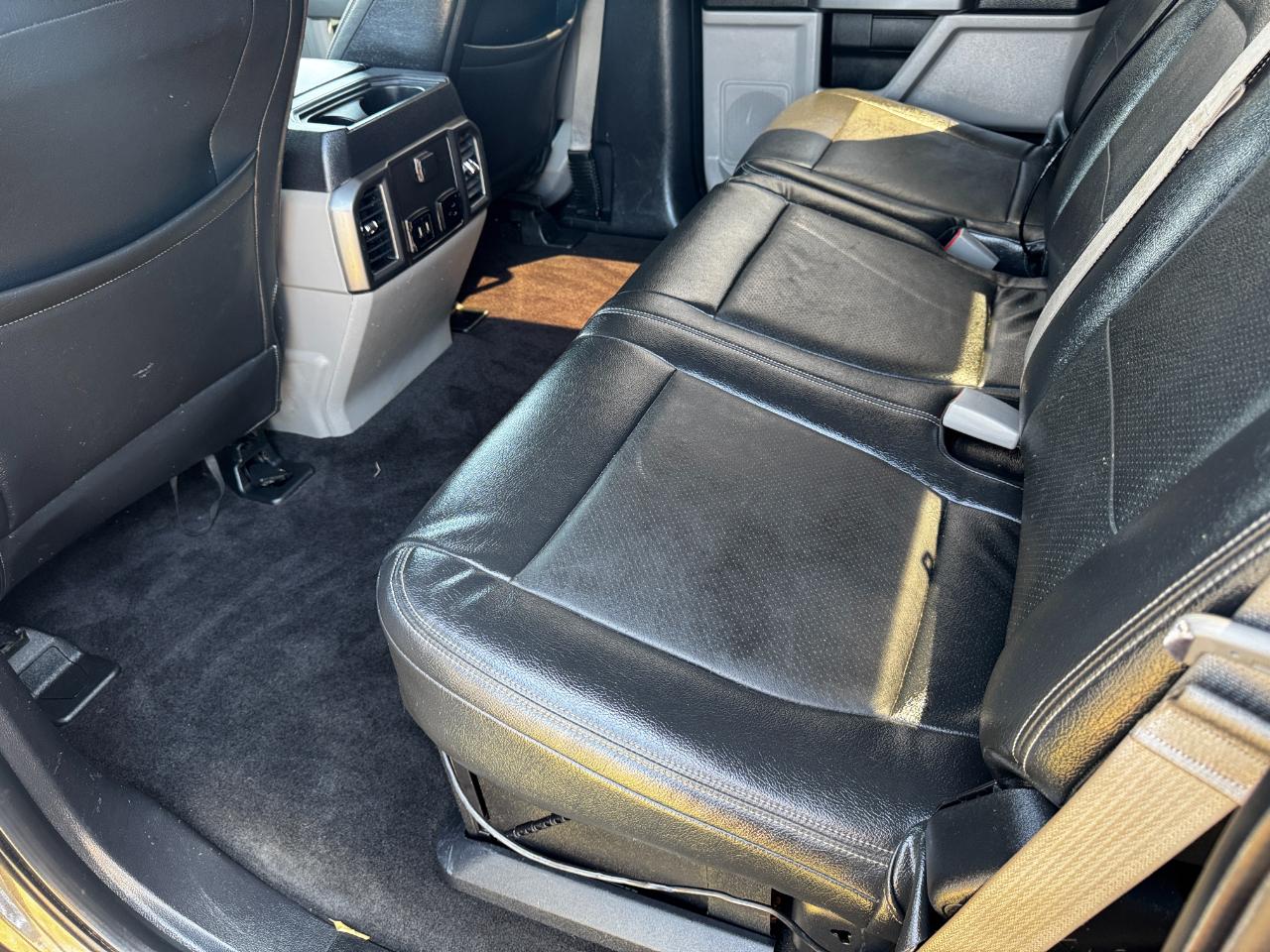 Ford Super Duty F-250 SRW XLT 4WD Crew Cab 8' Box 2017