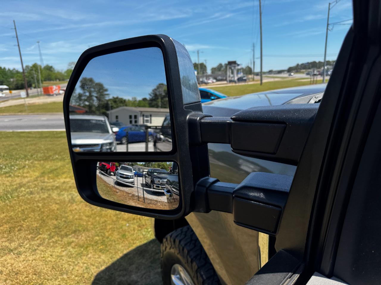 Ford Super Duty F-250 SRW XLT 4WD Crew Cab 8' Box 2017