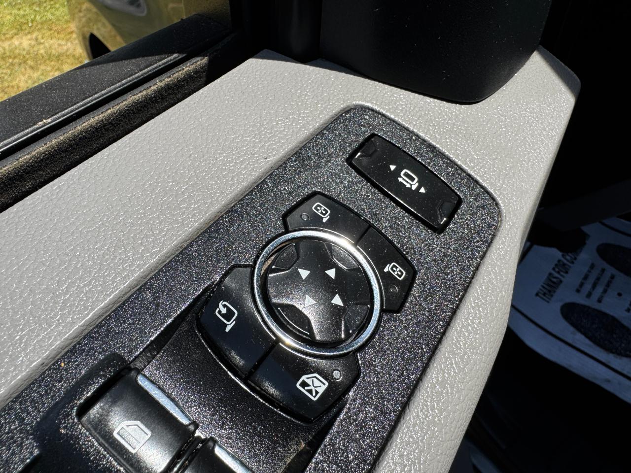 Ford Super Duty F-250 SRW XLT 4WD Crew Cab 8' Box 2017