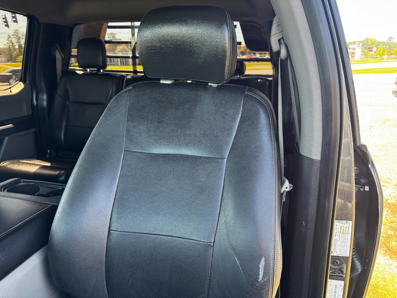 Ford Super Duty F-250 SRW XLT 4WD Crew Cab 8' Box 2017