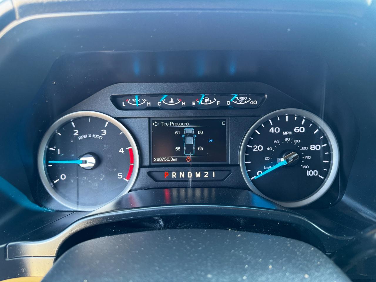 Ford Super Duty F-250 SRW XLT 4WD Crew Cab 8' Box 2017