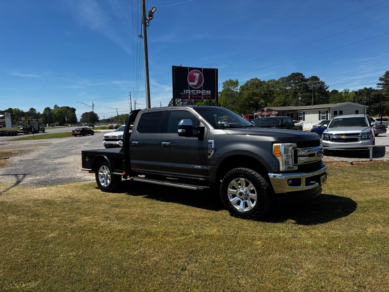 Ford Super Duty F-250 SRW XLT 4WD Crew Cab 8' Box 2017