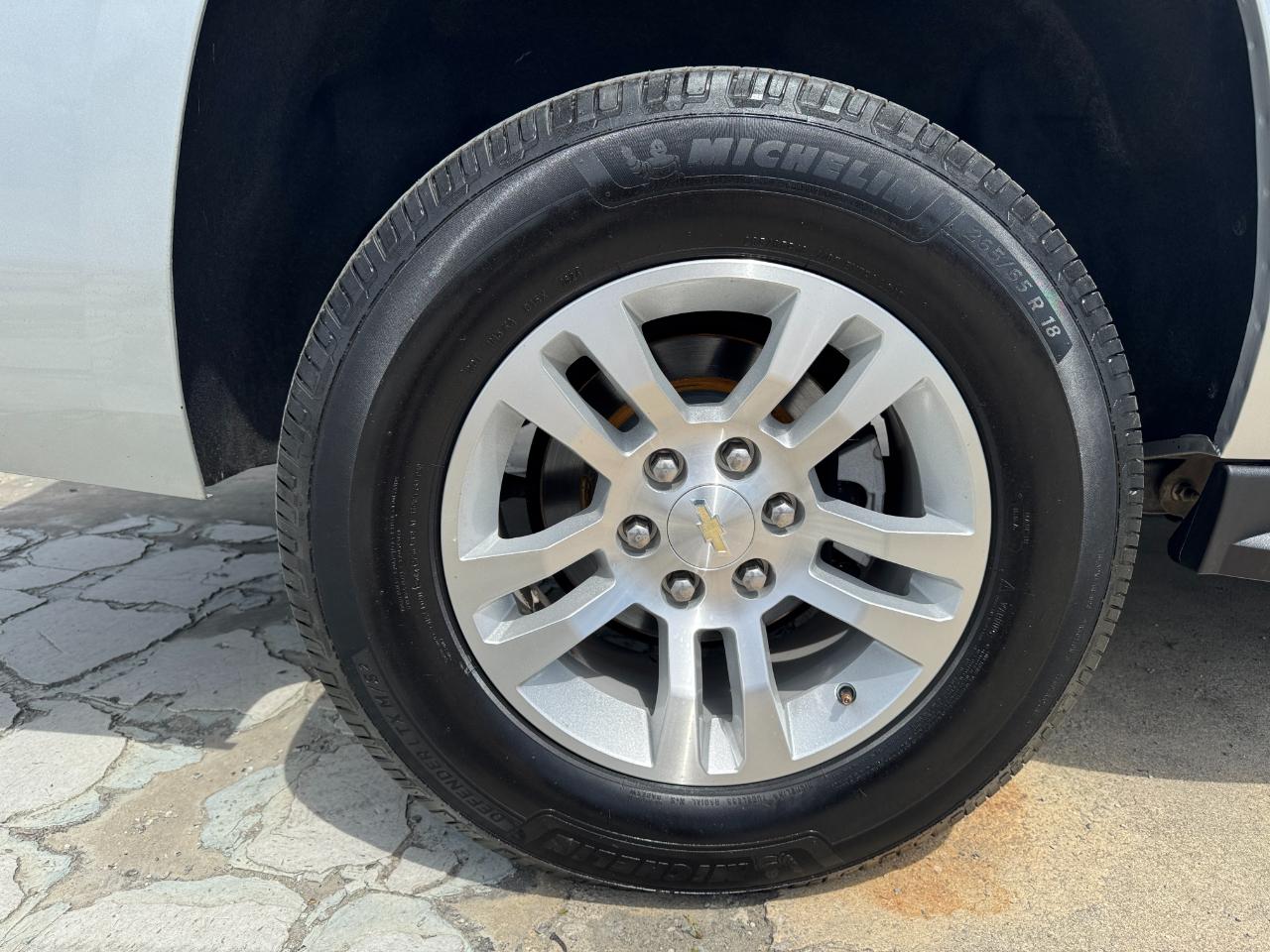 Chevrolet Suburban 2WD 4dr 1500 LT 2019