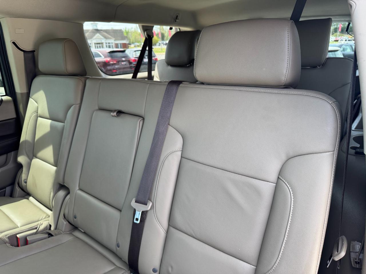 Chevrolet Suburban 2WD 4dr 1500 LT 2019