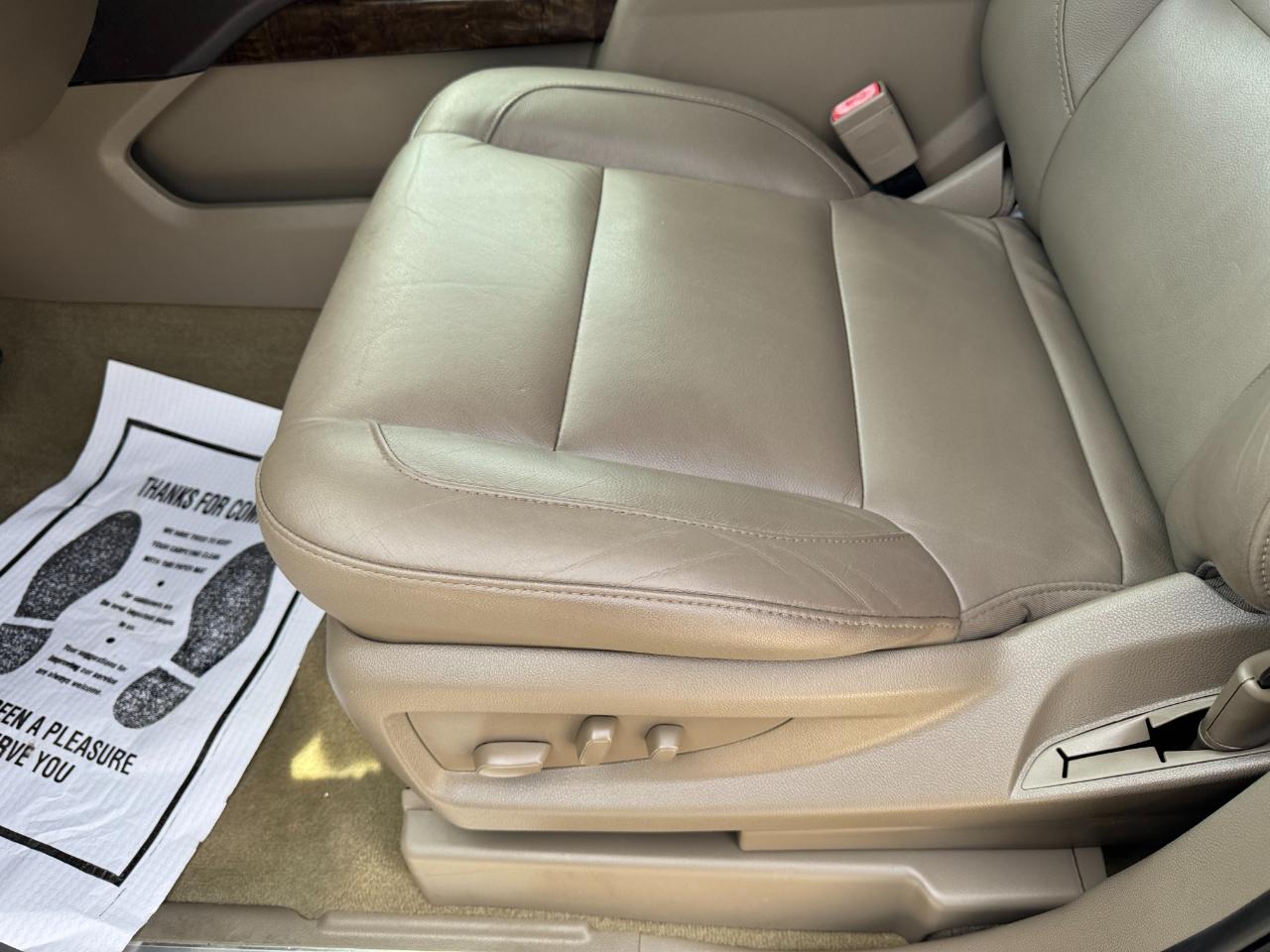 Chevrolet Suburban 2WD 4dr 1500 LT 2019