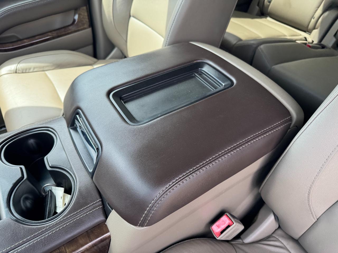 Chevrolet Suburban 2WD 4dr 1500 LT 2019