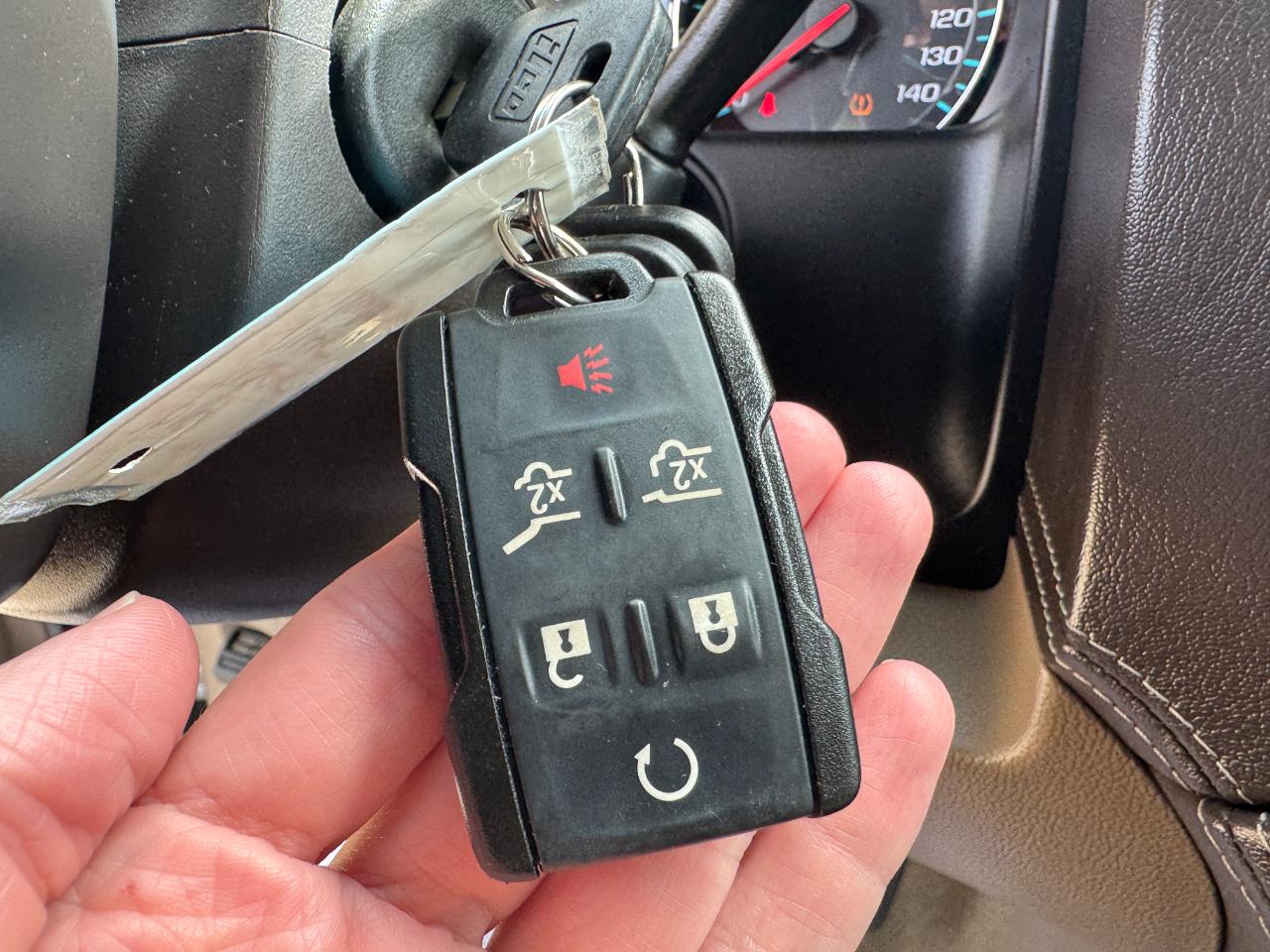 Chevrolet Suburban 2WD 4dr 1500 LT 2019