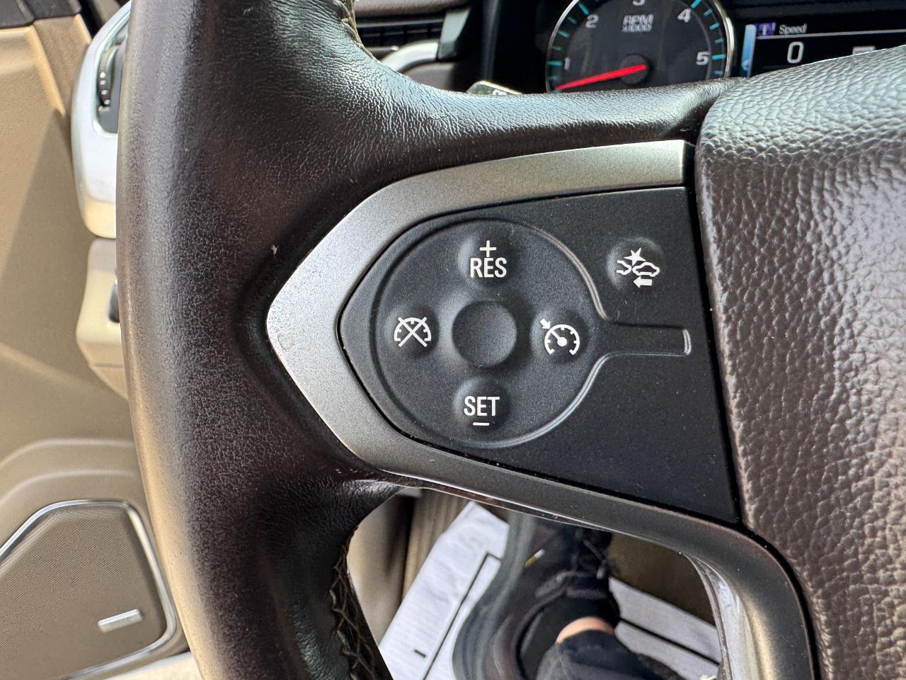 Chevrolet Suburban 2WD 4dr 1500 LT 2019