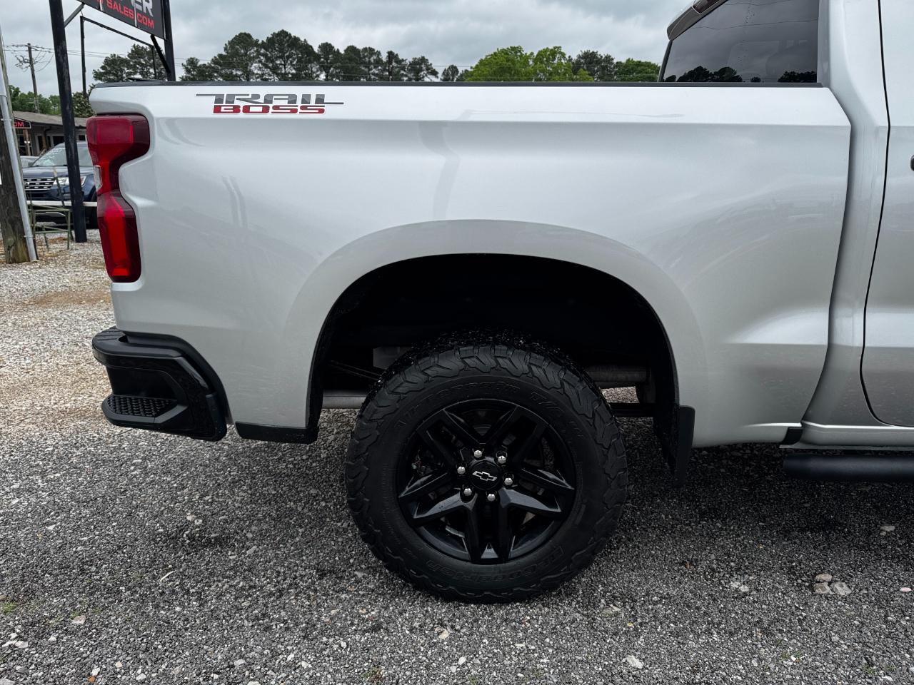 Chevrolet Silverado 1500 4WD Crew Cab 147" Custom Trail Boss 2019