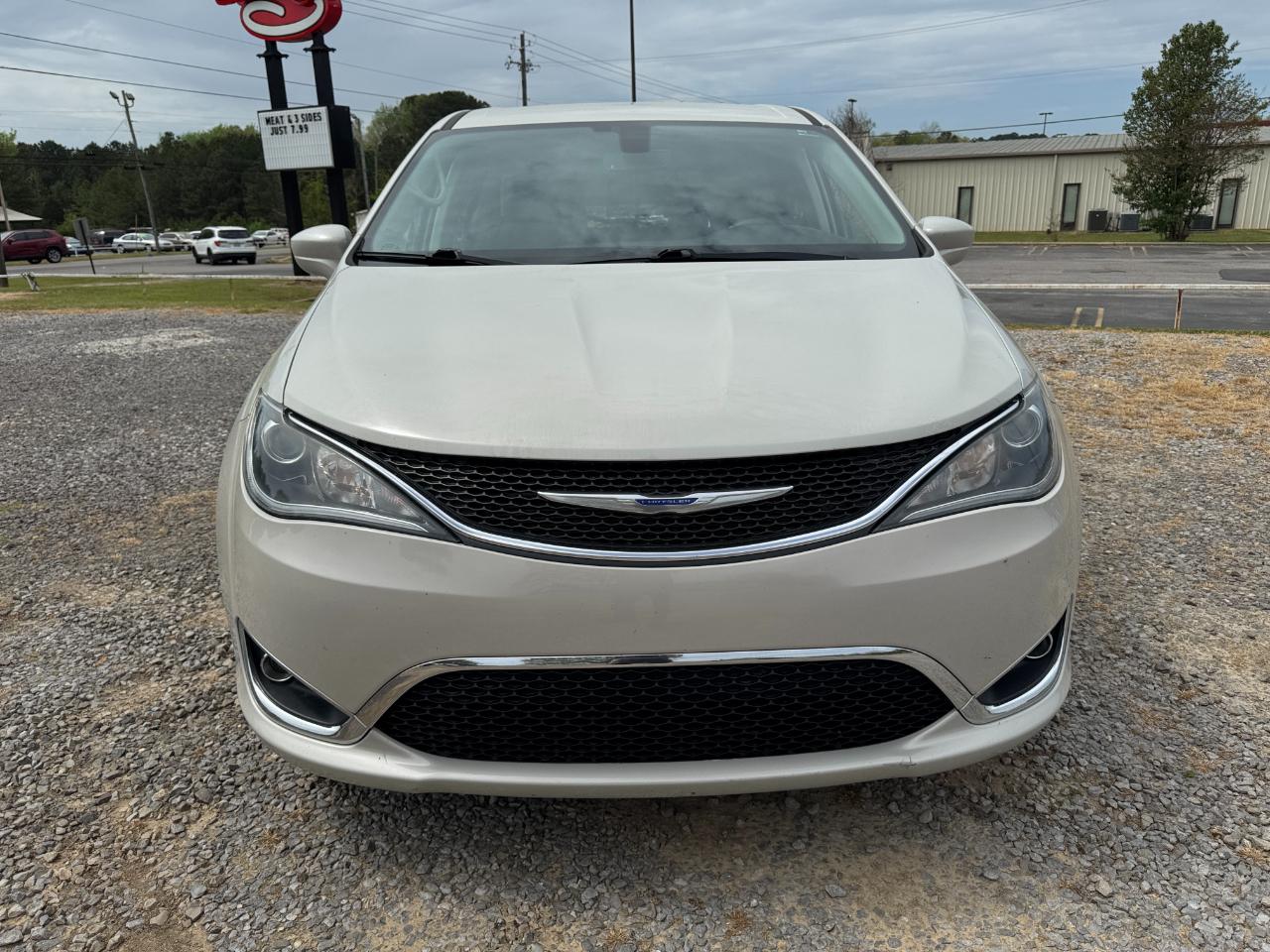 Chrysler Pacifica Touring FWD 2020