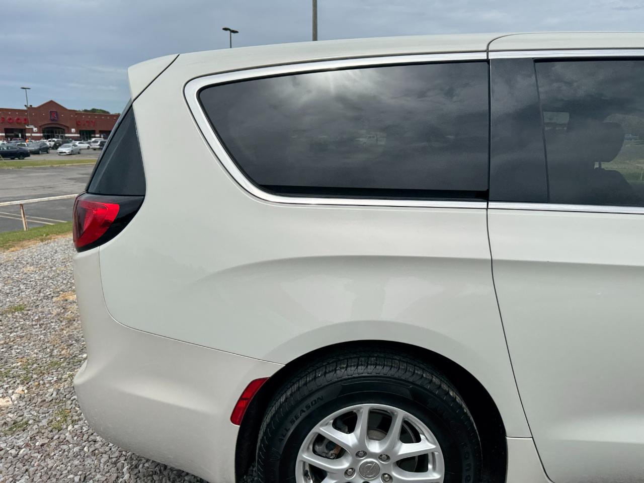 Chrysler Pacifica Touring FWD 2020