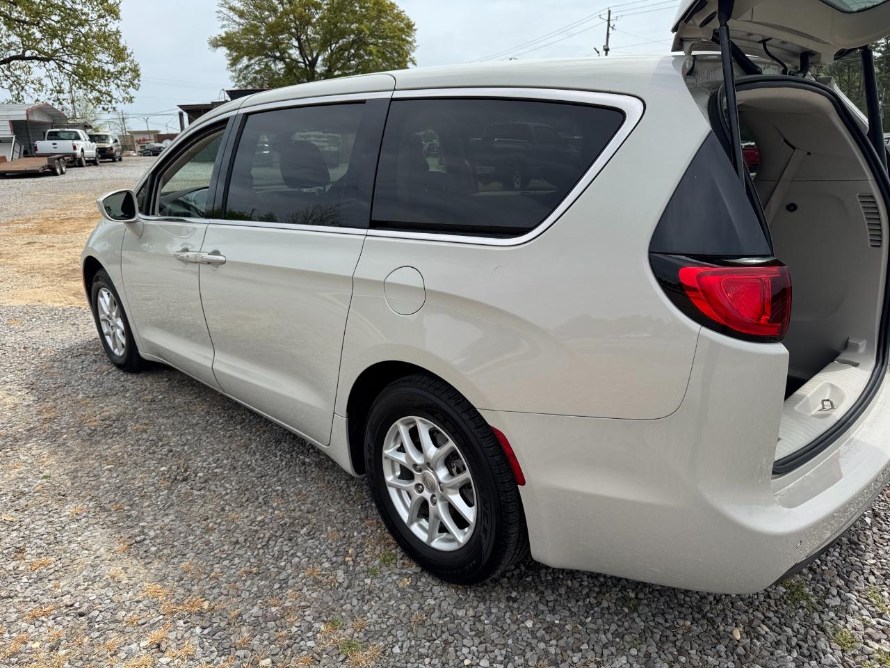 Chrysler Pacifica Touring FWD 2020