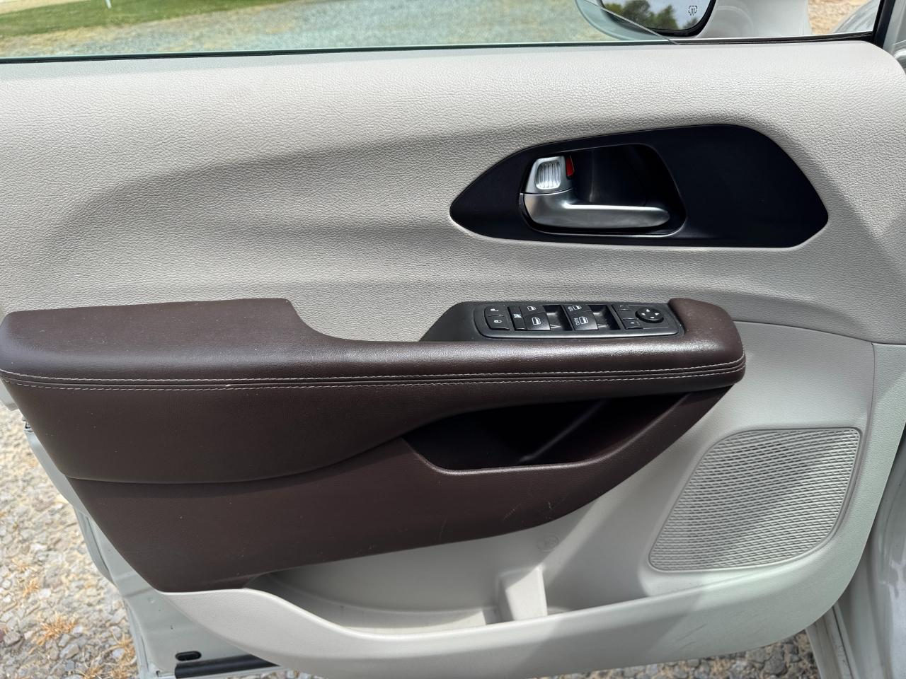 Chrysler Pacifica Touring FWD 2020