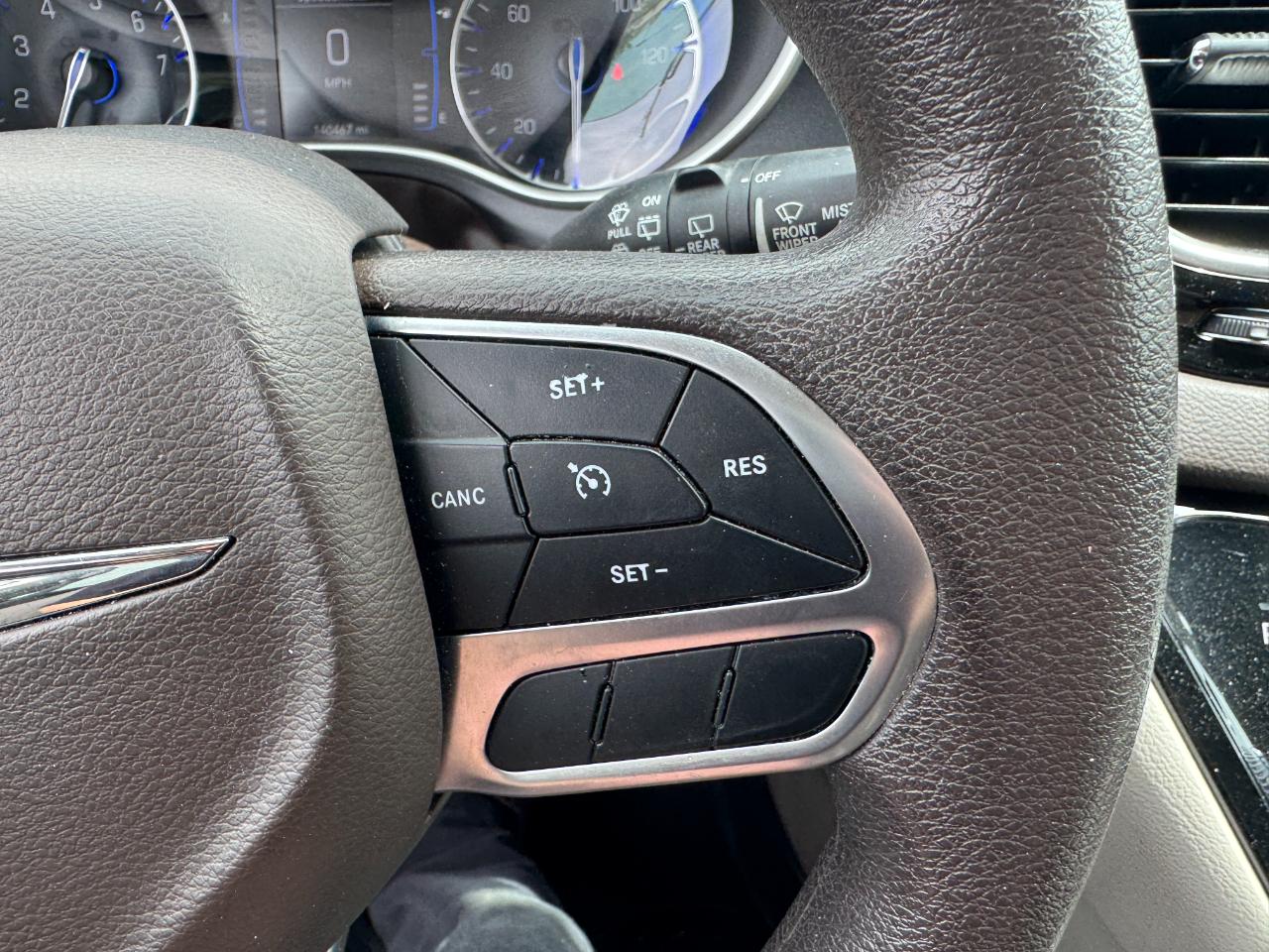 Chrysler Pacifica Touring FWD 2020