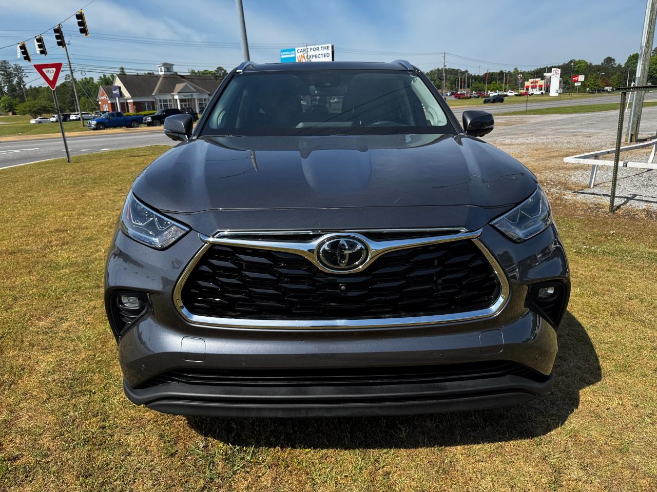 Toyota Highlander Limited FWD (Natl) 2023