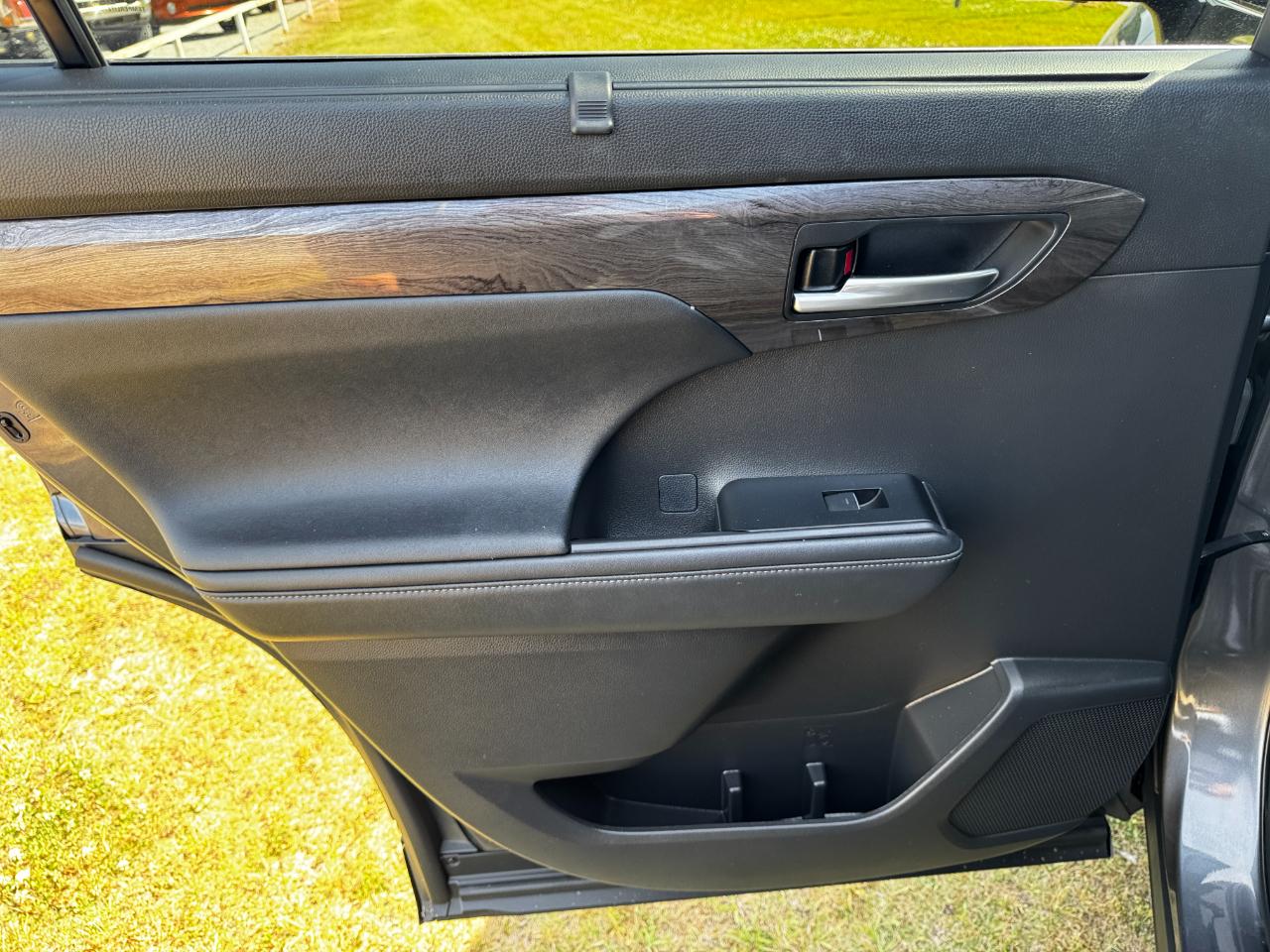 Toyota Highlander Limited FWD (Natl) 2023