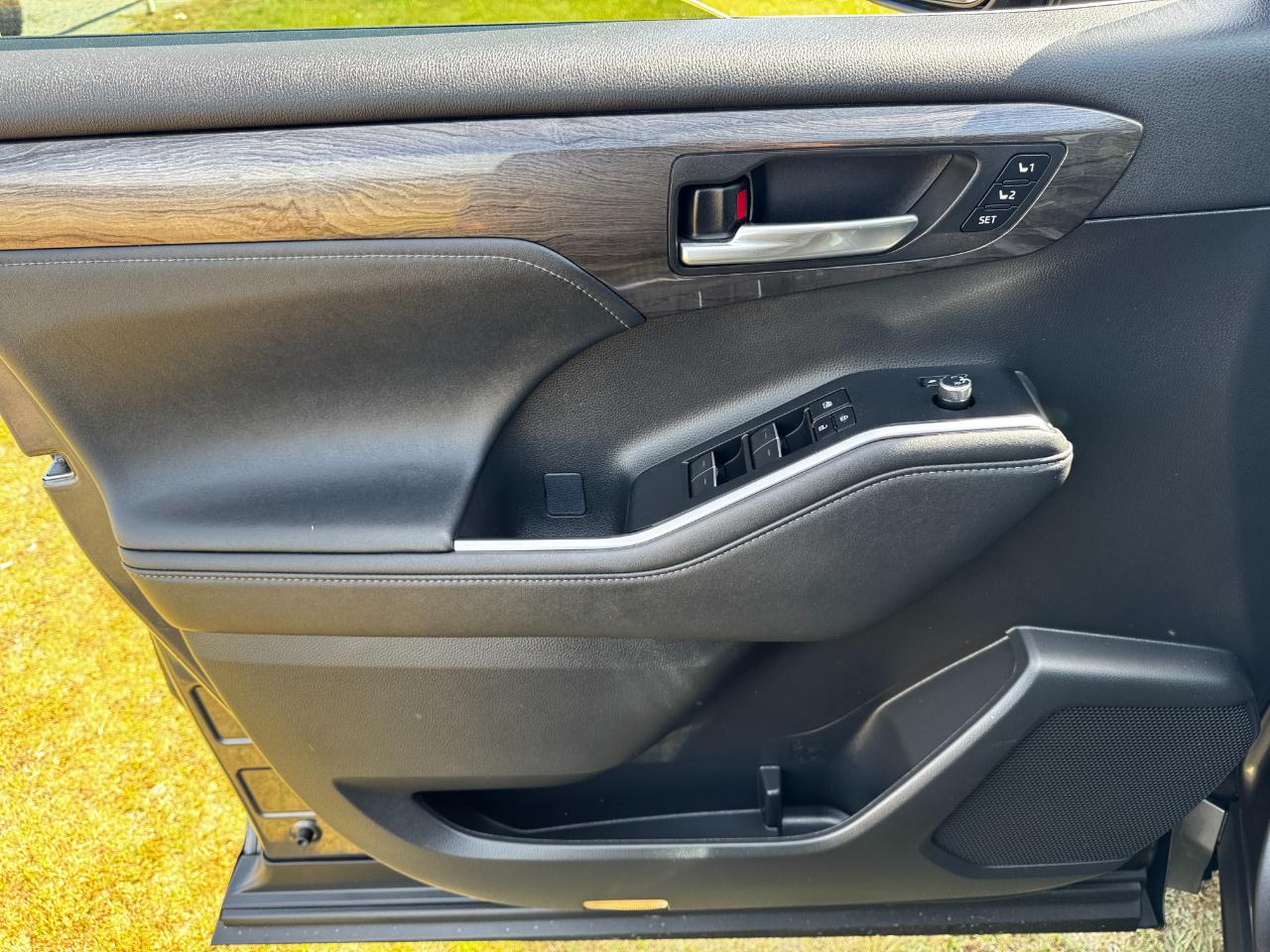 Toyota Highlander Limited FWD (Natl) 2023