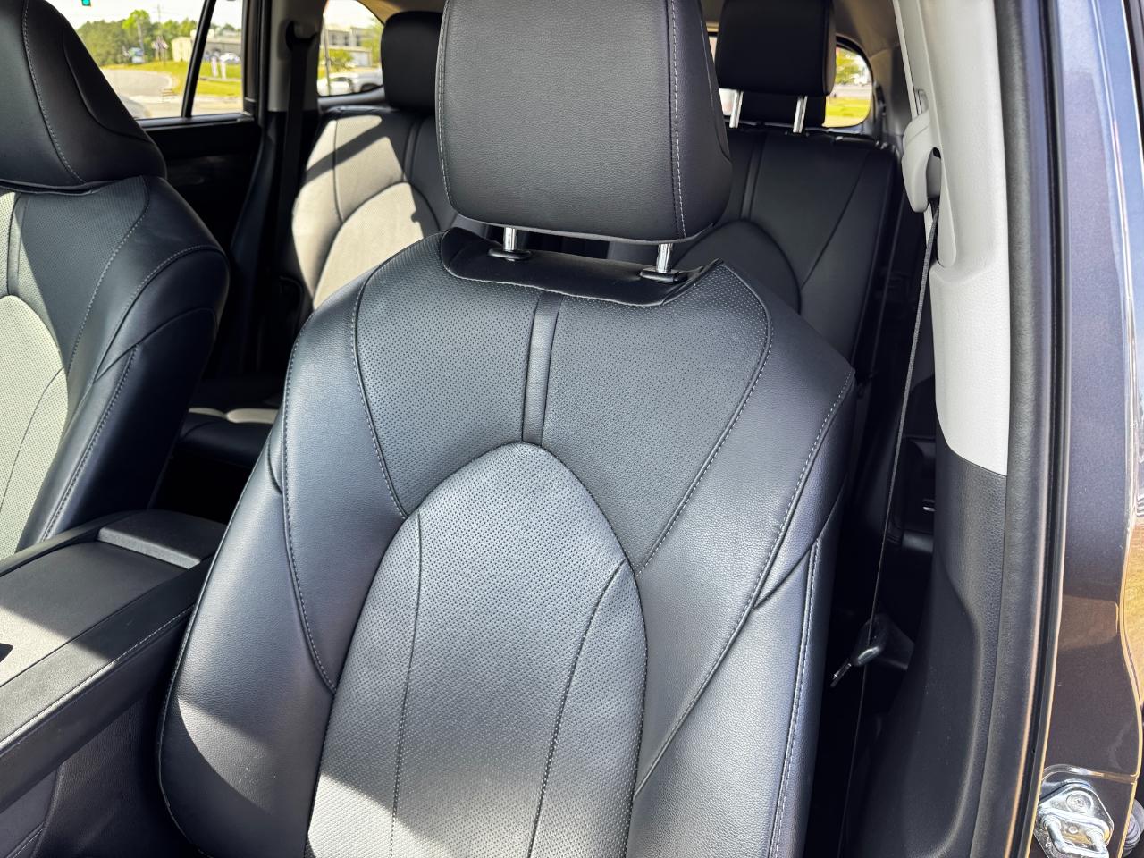 Toyota Highlander Limited FWD (Natl) 2023