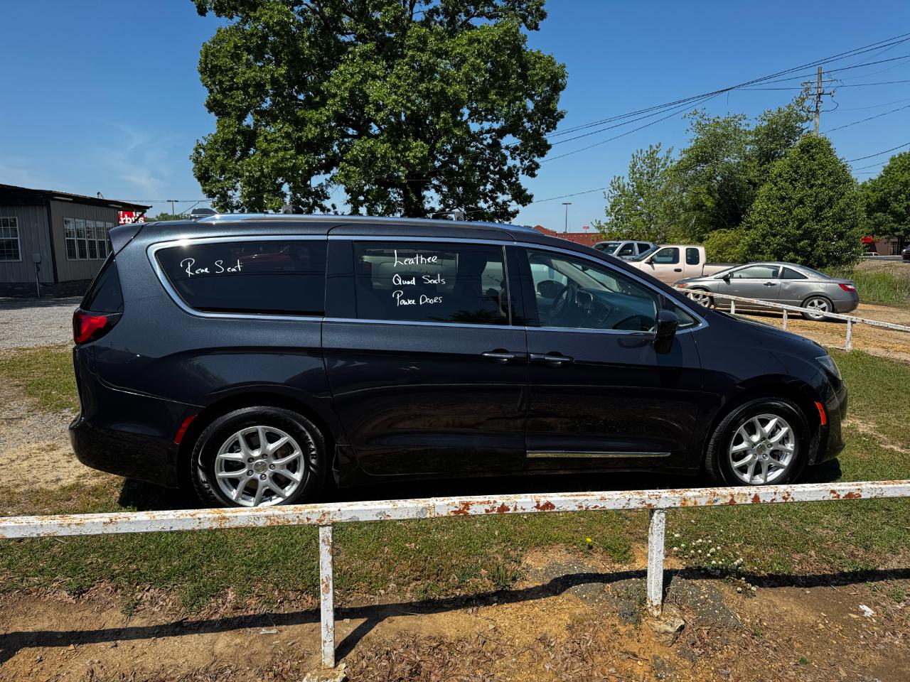 Chrysler Pacifica Touring L FWD 2020