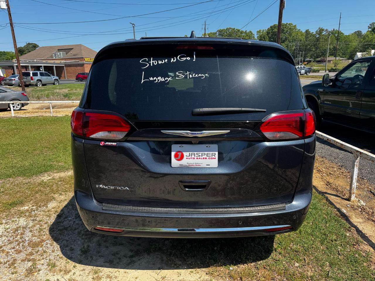 Chrysler Pacifica Touring L FWD 2020
