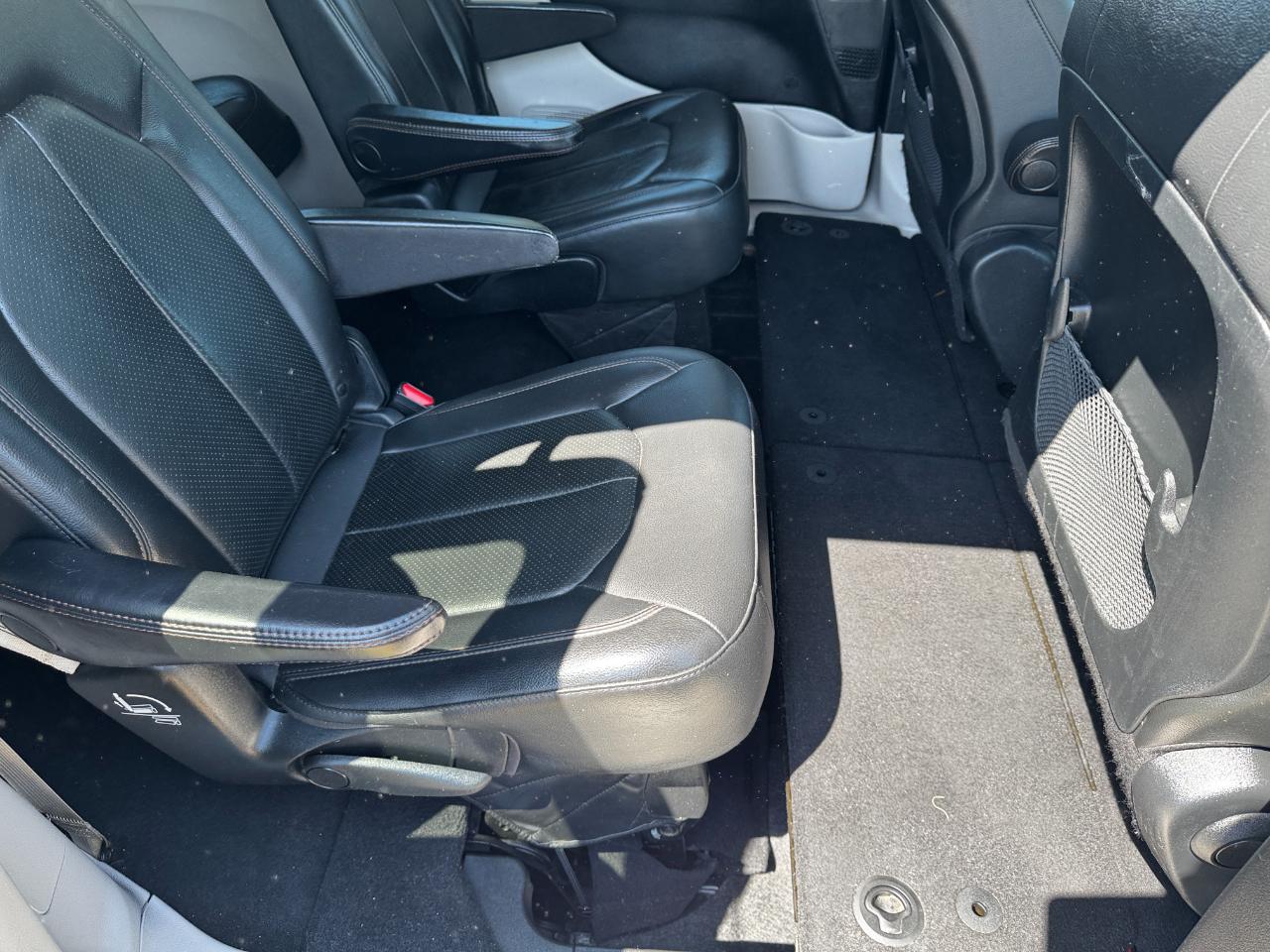Chrysler Pacifica Touring L FWD 2020