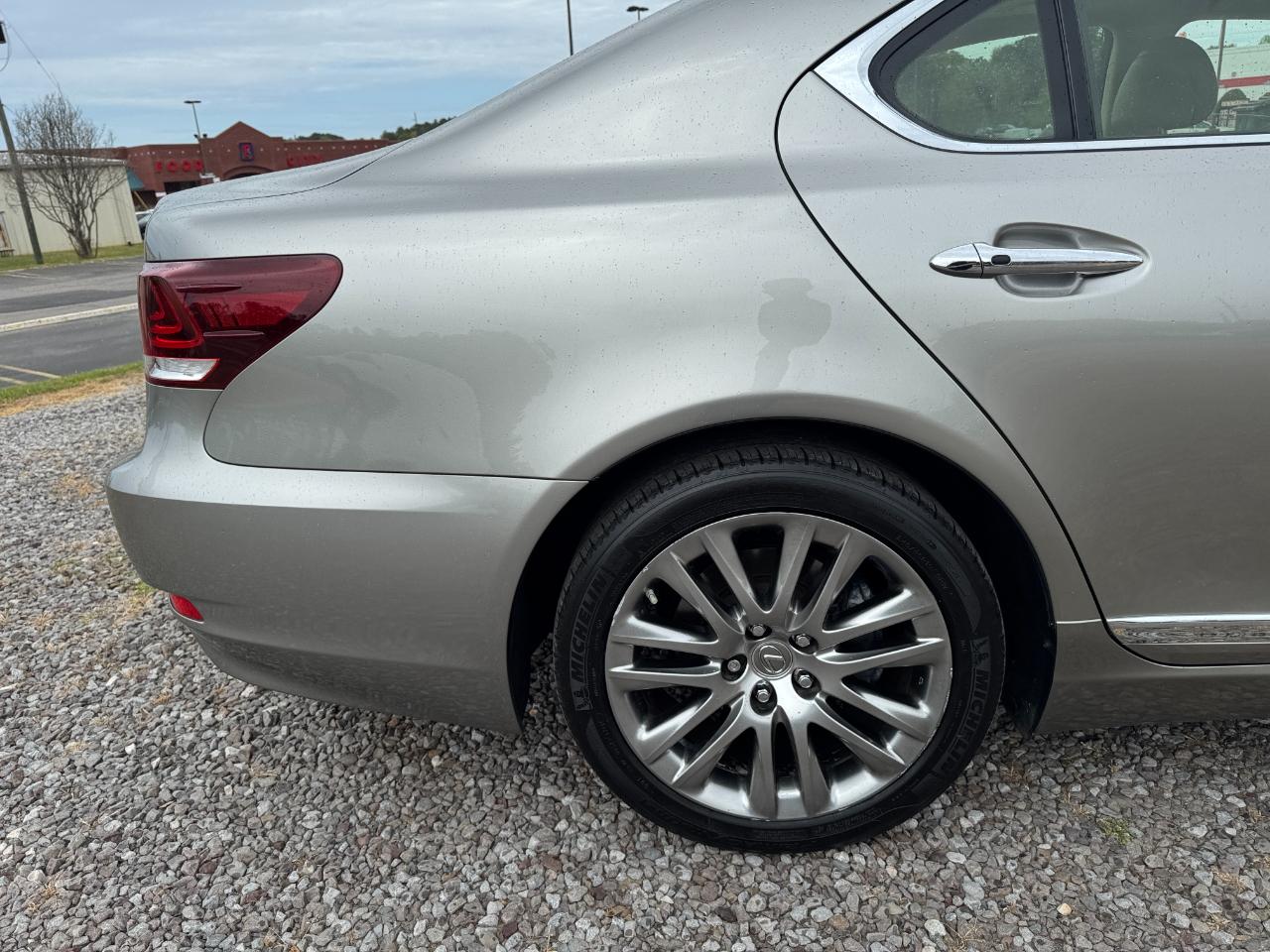 Lexus LS 460 4dr Sdn RWD 2016