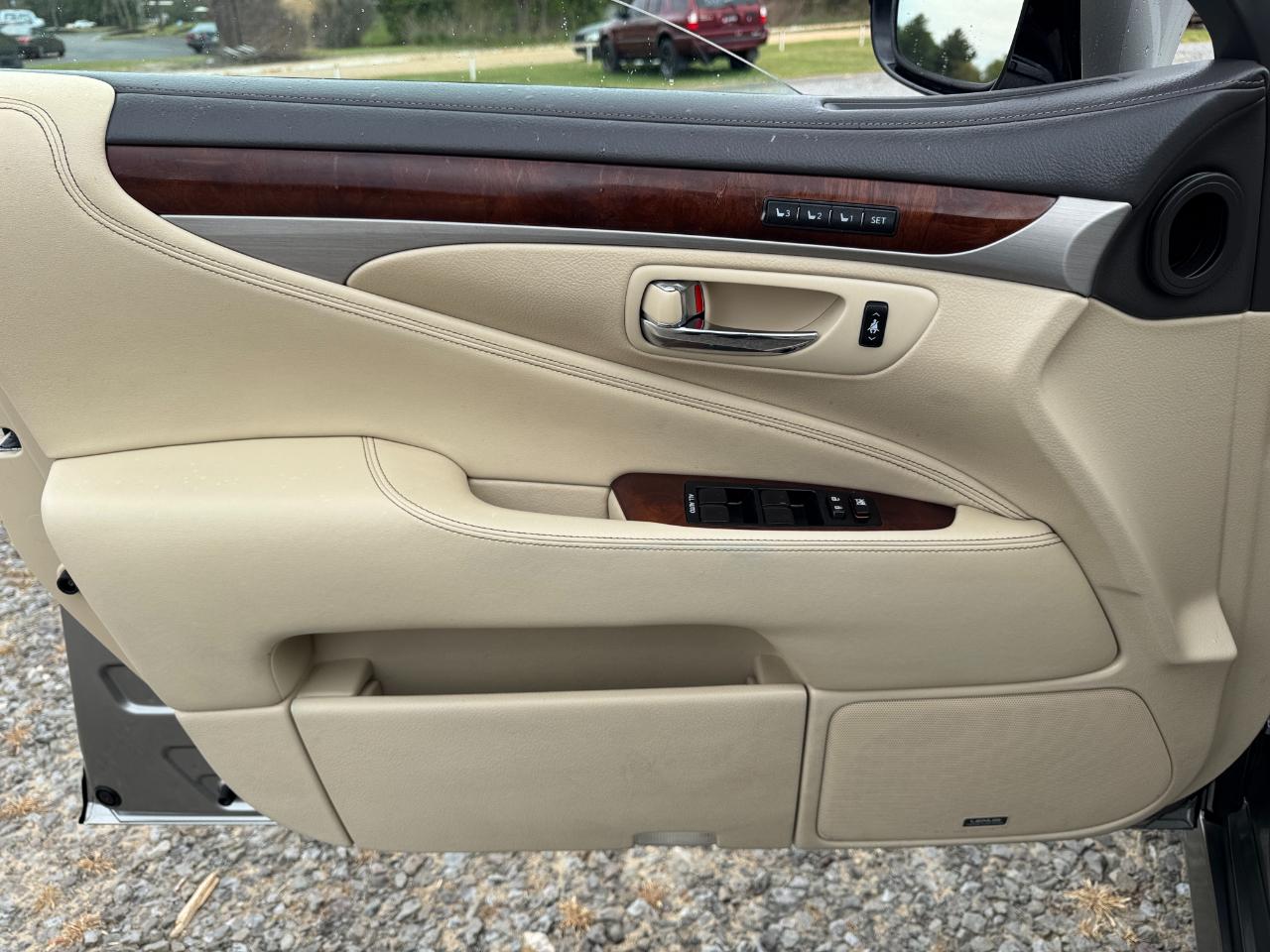 Lexus LS 460 4dr Sdn RWD 2016