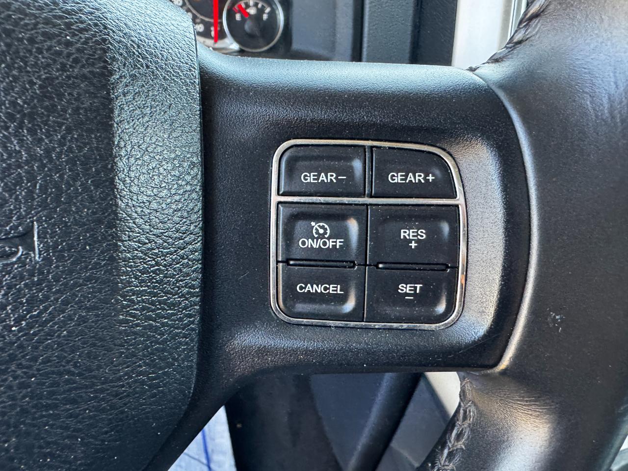 RAM 1500 Lone Star Silver 4x2 Crew Cab 5'7" Box 2018