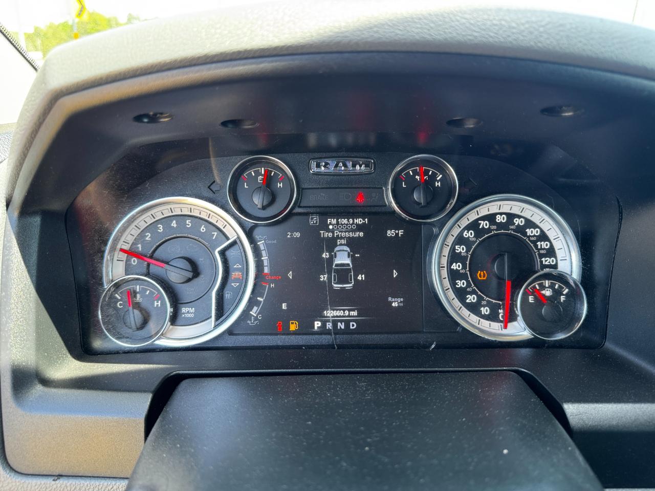 RAM 1500 Lone Star Silver 4x2 Crew Cab 5'7" Box 2018