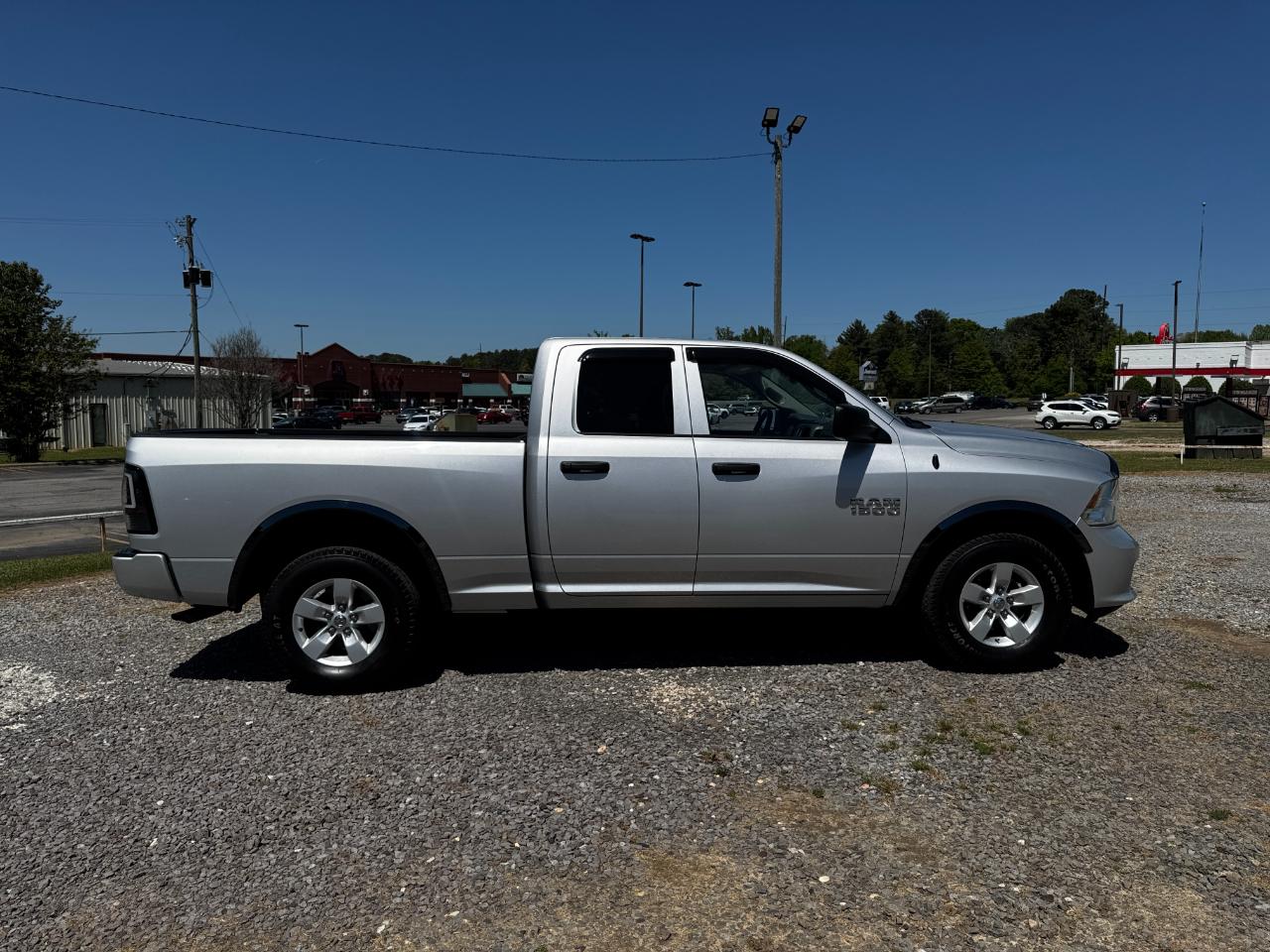 RAM 1500 Express 4x4 Quad Cab 6'4" Box 2018