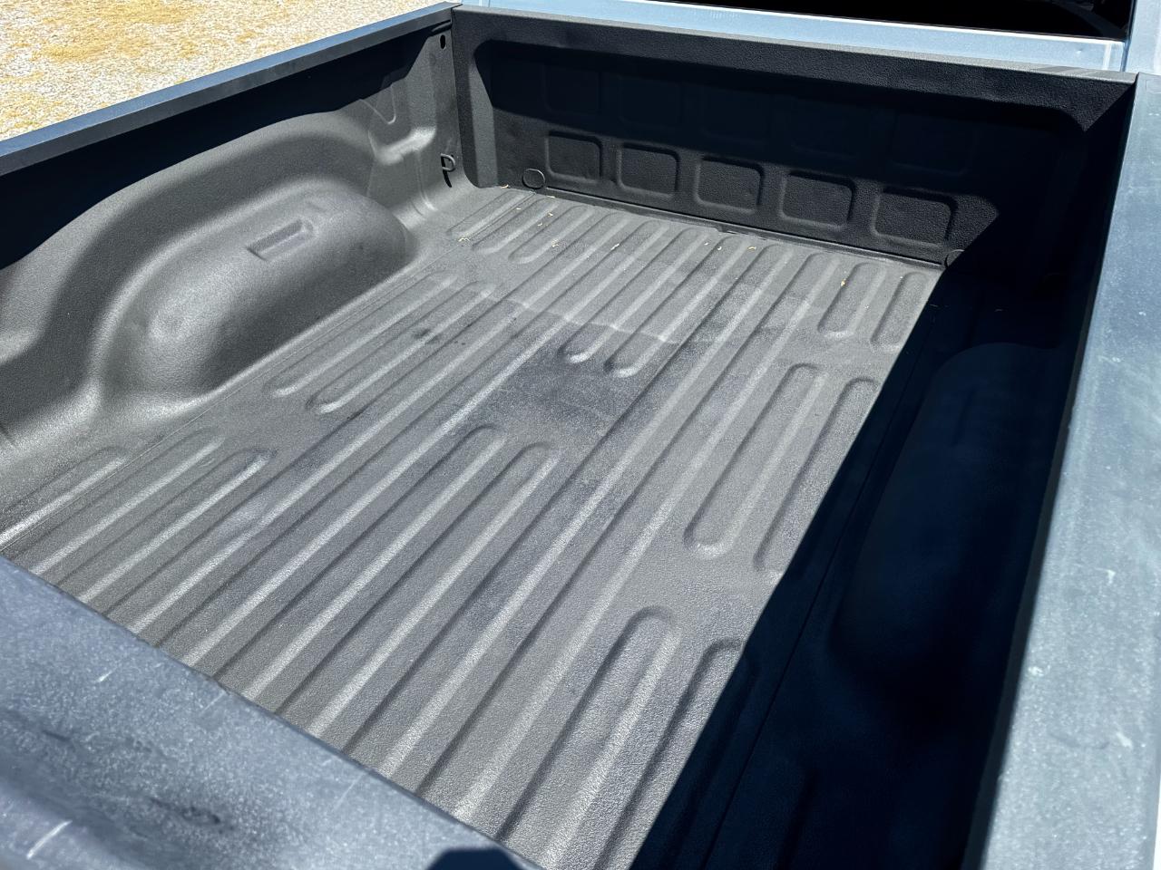 RAM 1500 Express 4x4 Quad Cab 6'4" Box 2018