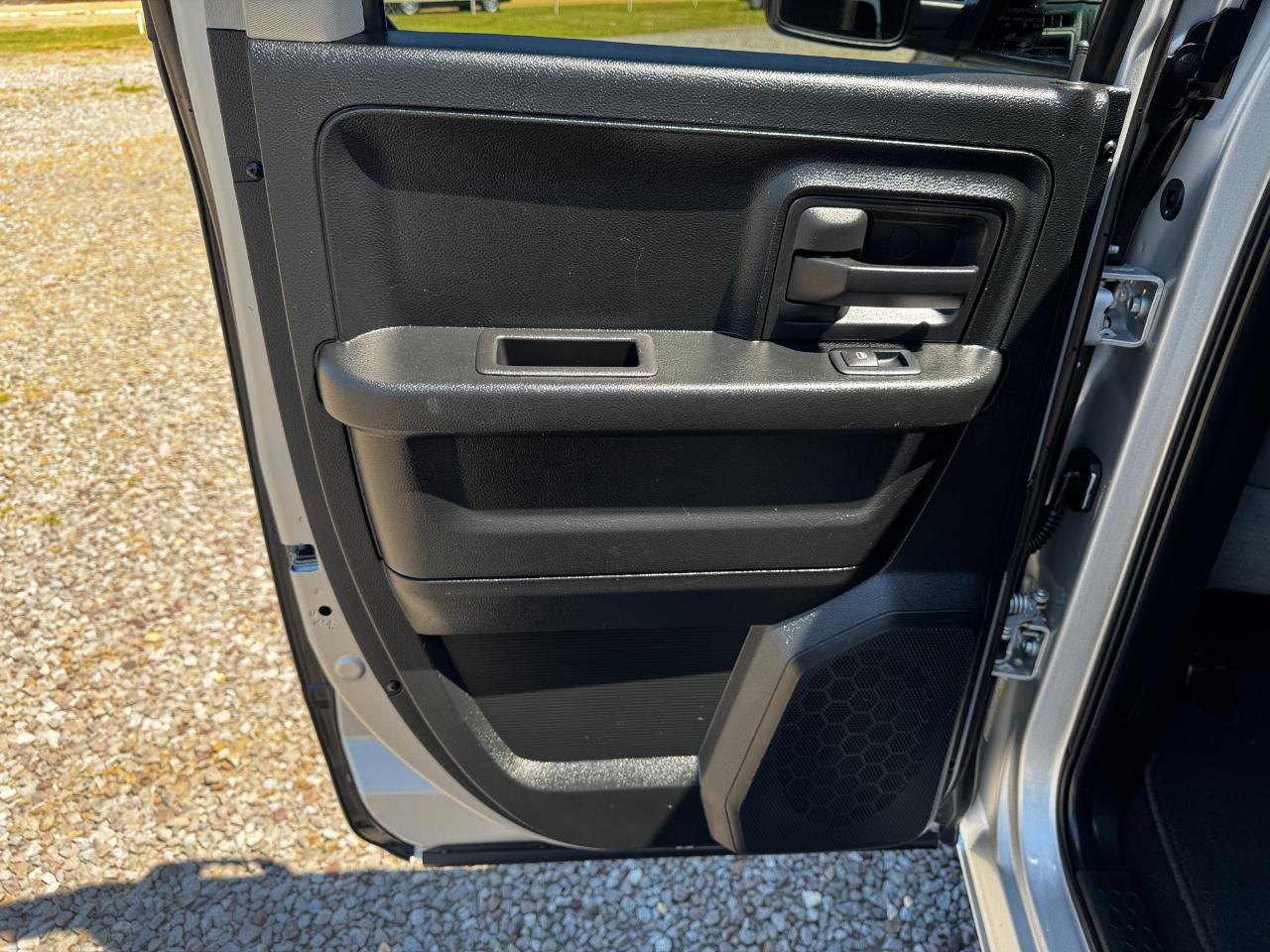 RAM 1500 Express 4x4 Quad Cab 6'4" Box 2018