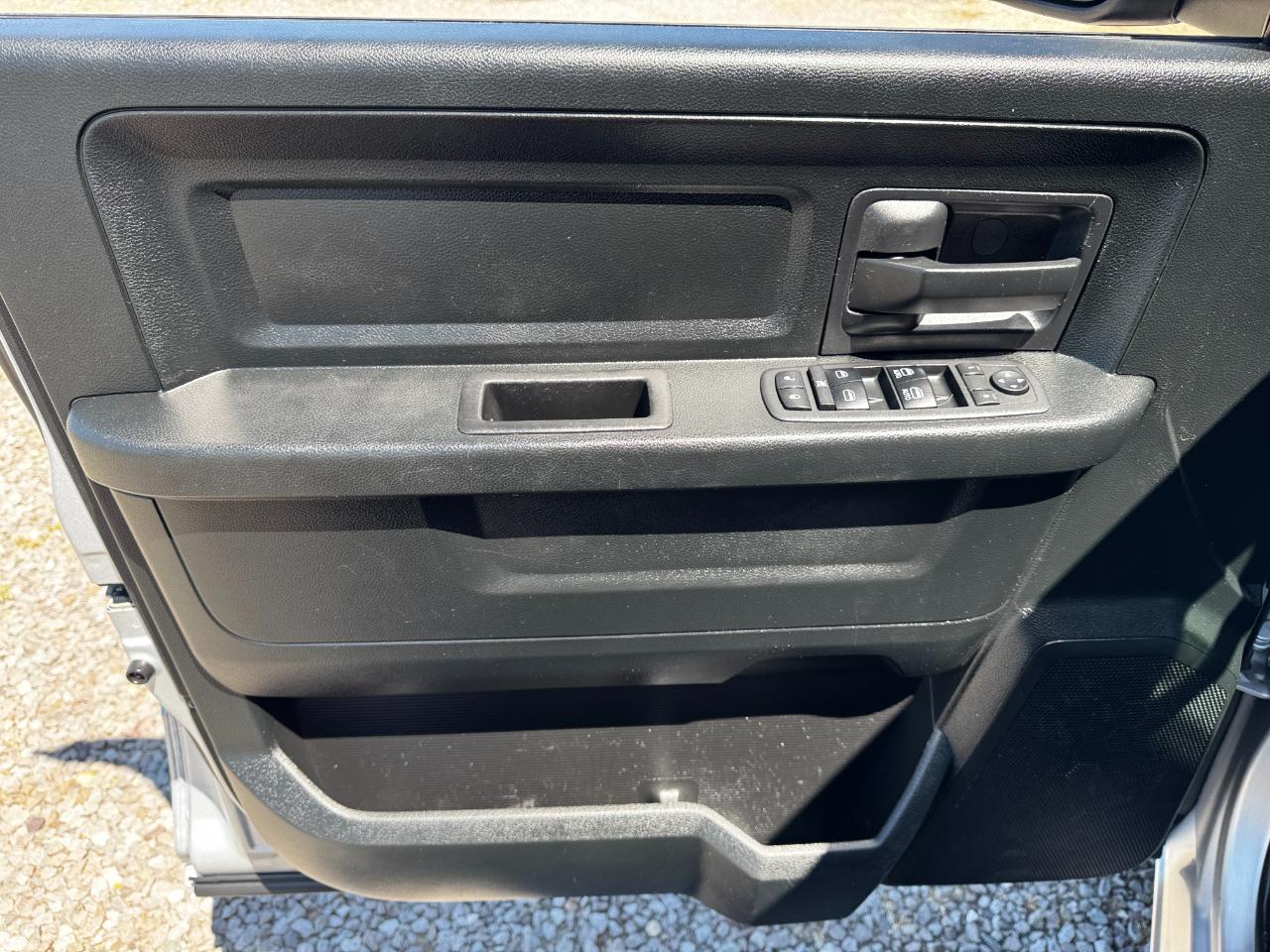 RAM 1500 Express 4x4 Quad Cab 6'4" Box 2018