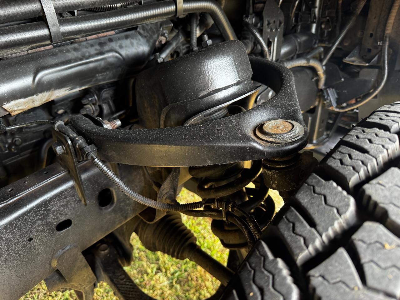 RAM 1500 4WD Crew Cab 140.5" Outdoorsman 2015