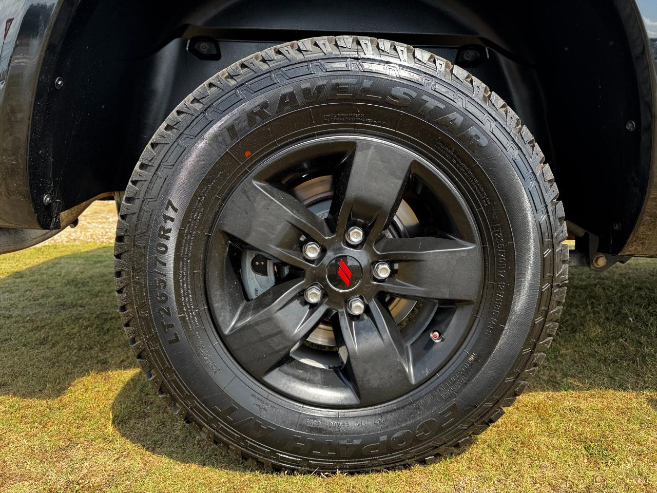 RAM 1500 4WD Crew Cab 140.5" Outdoorsman 2015