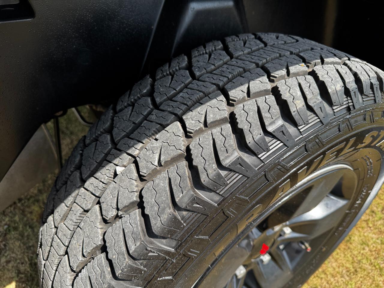 RAM 1500 4WD Crew Cab 140.5" Outdoorsman 2015