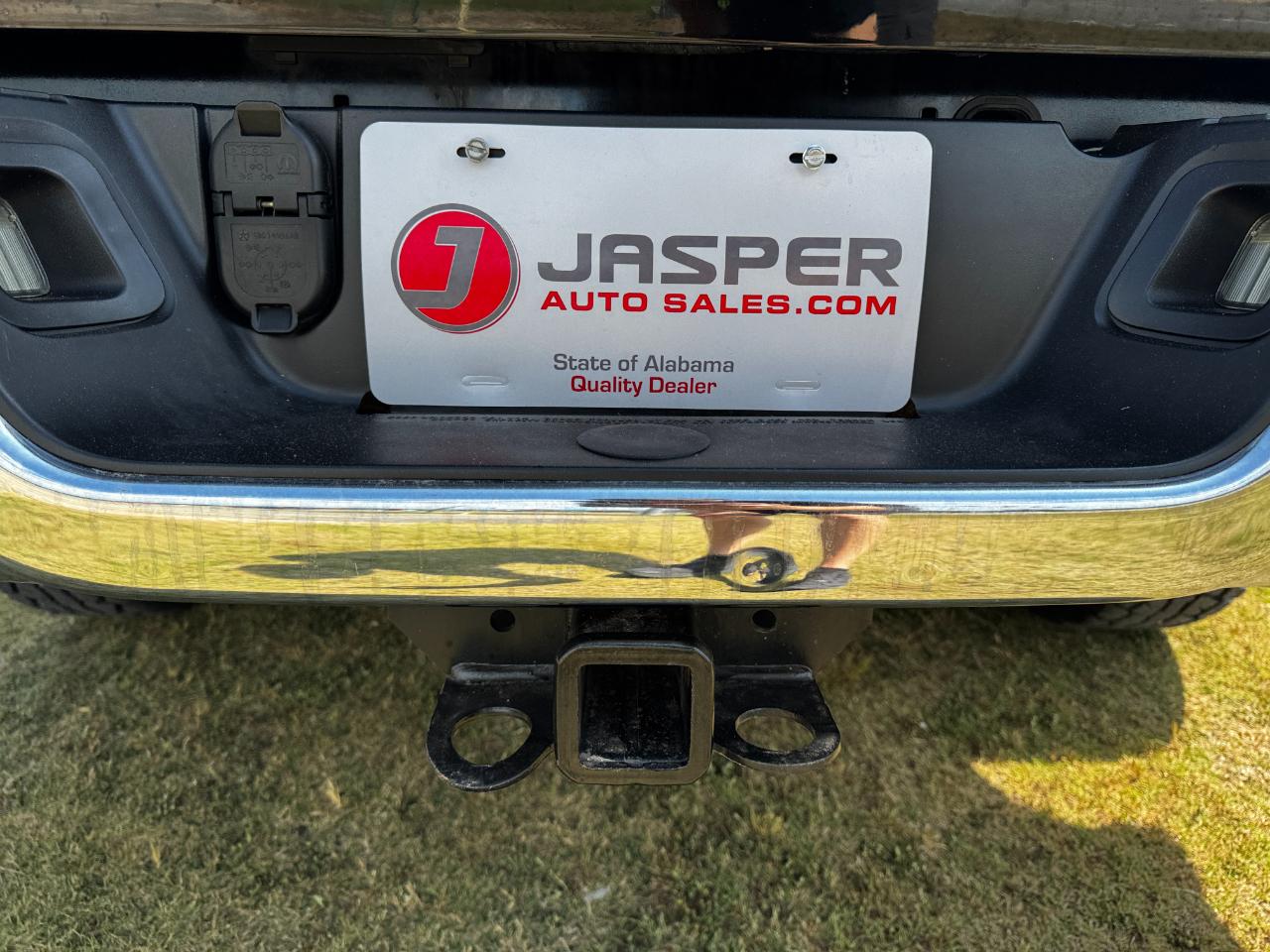 RAM 1500 4WD Crew Cab 140.5" Outdoorsman 2015