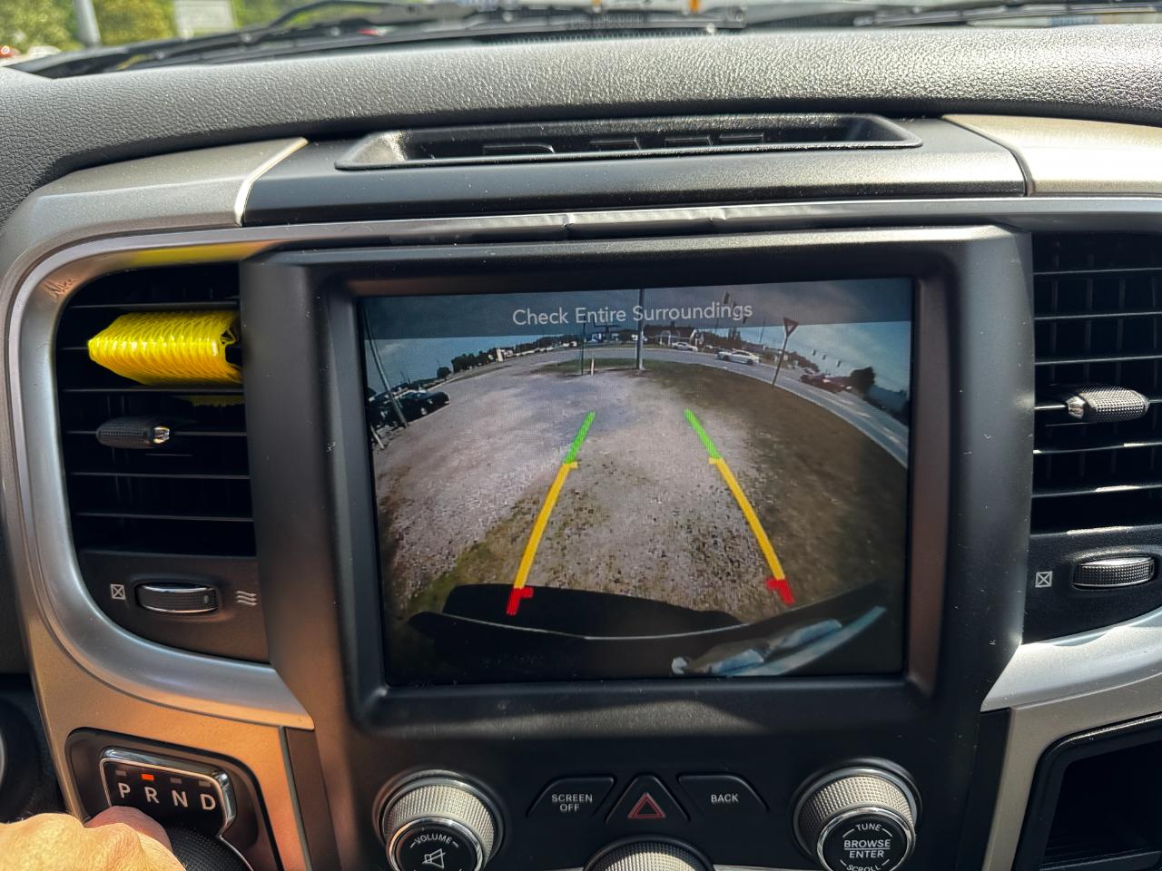 RAM 1500 4WD Crew Cab 140.5" Outdoorsman 2015