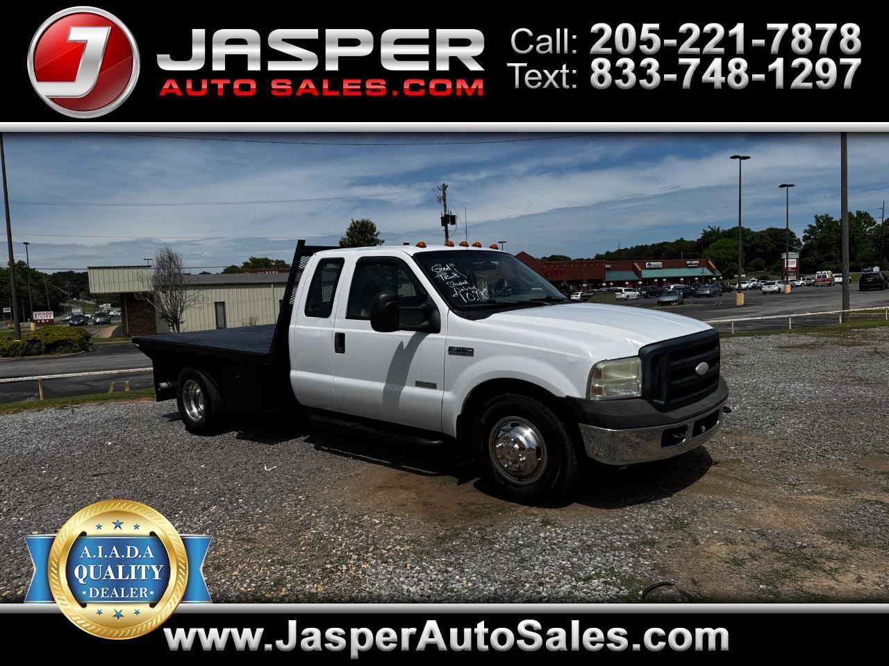 2006 Ford Super Duty F-350 DRW SuperCab 162" WB 60" CA XL
