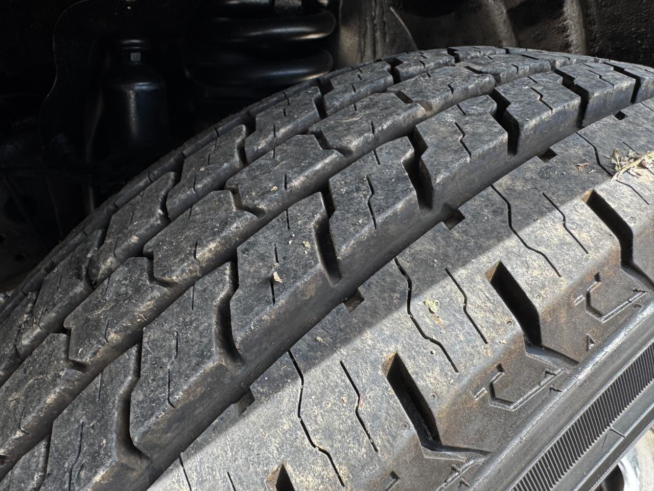 Ford Super Duty F-350 DRW SuperCab 162" WB 60" CA XL 2006