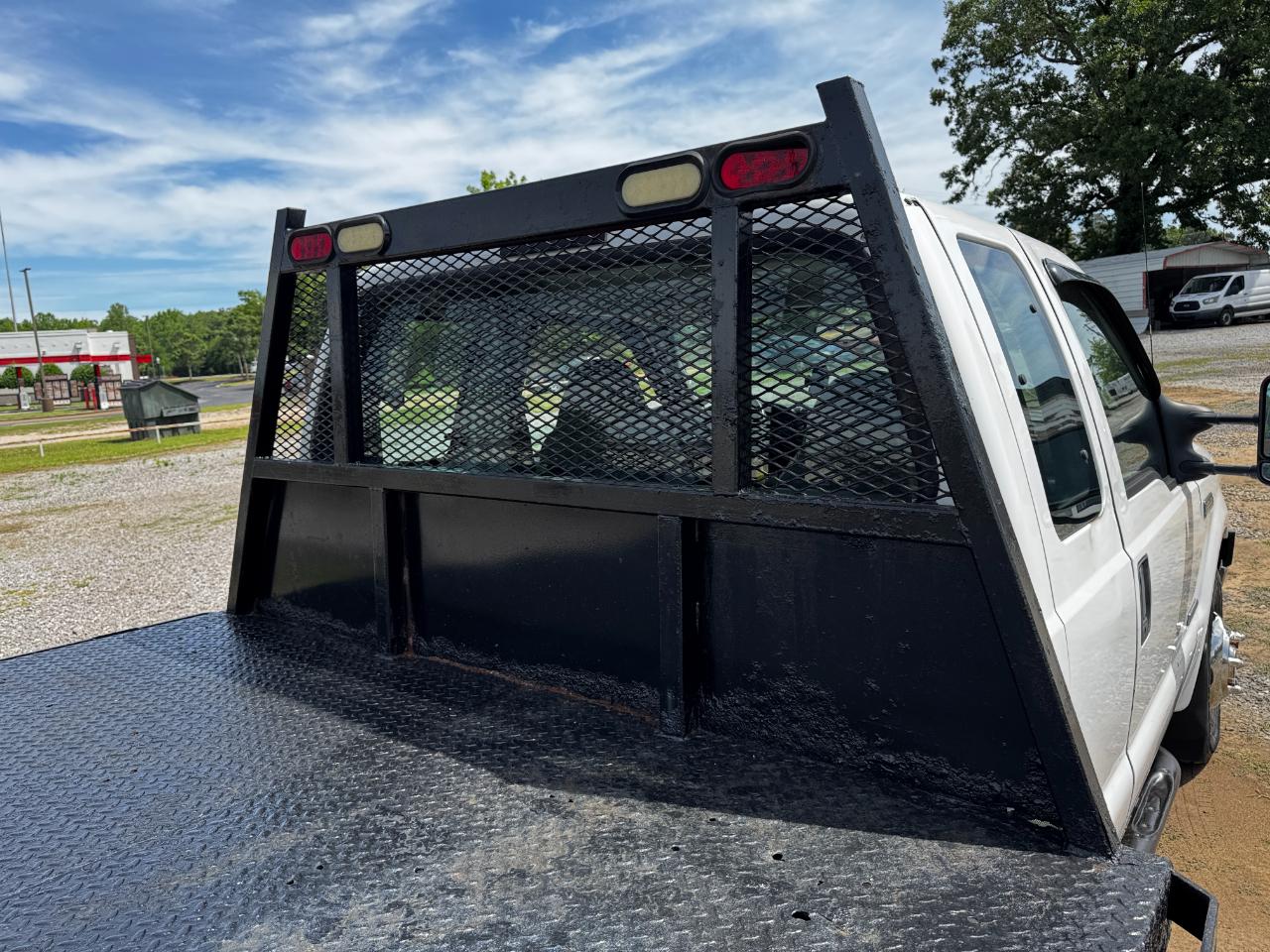 Ford Super Duty F-350 DRW SuperCab 162" WB 60" CA XL 2006