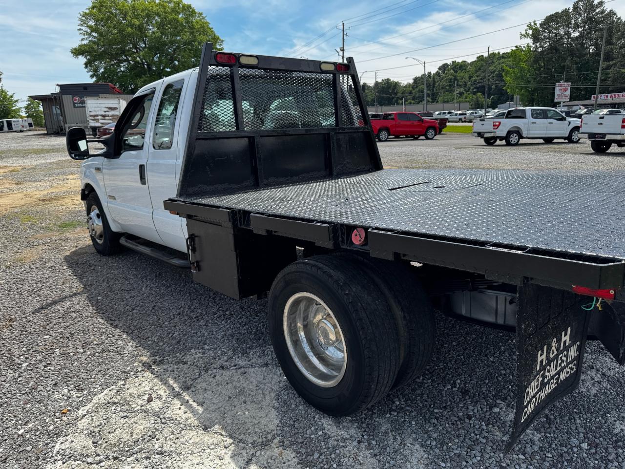 Ford Super Duty F-350 DRW SuperCab 162" WB 60" CA XL 2006