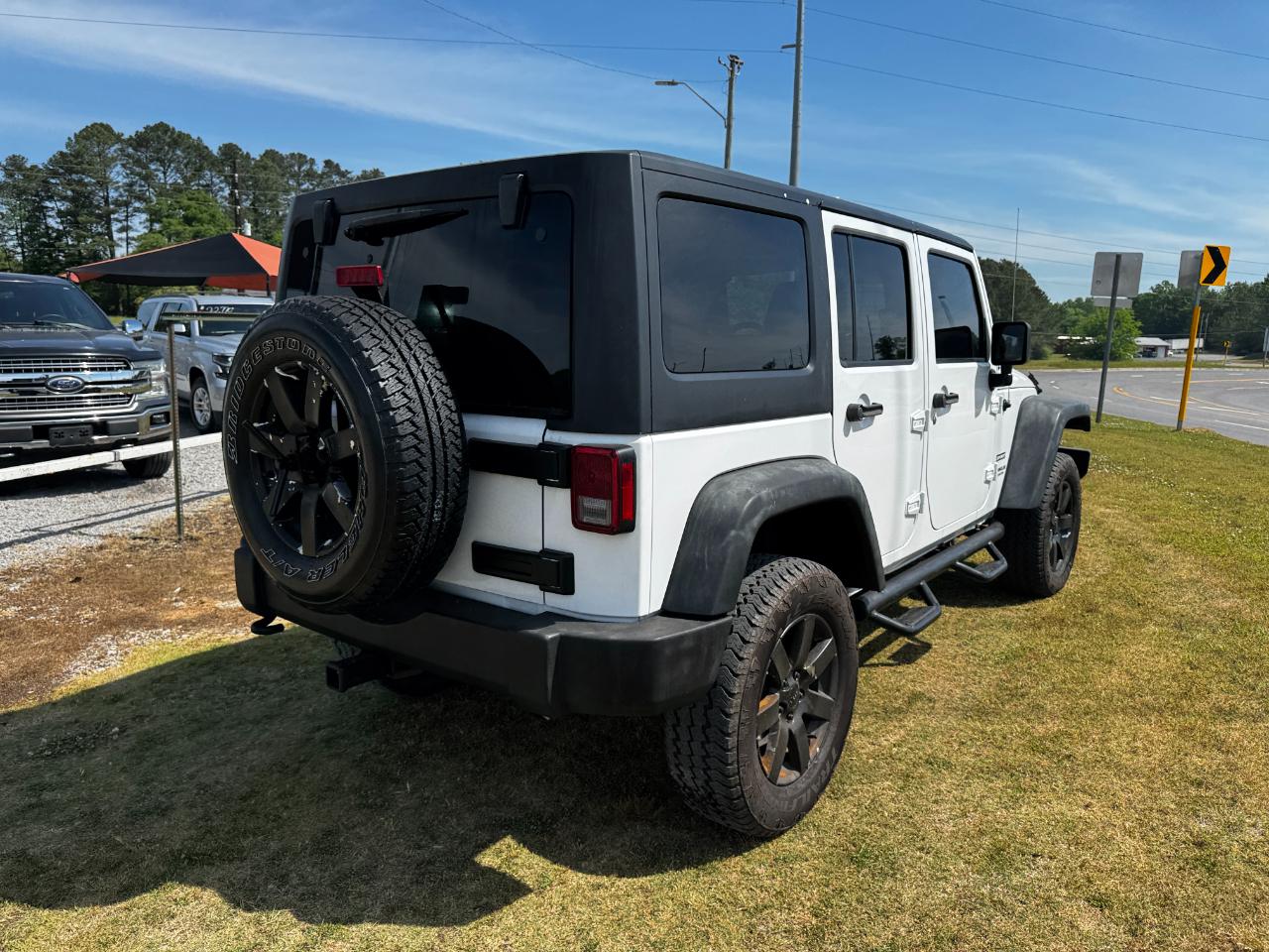 Jeep Wrangler Unlimited 4WD 4dr Sport 2016