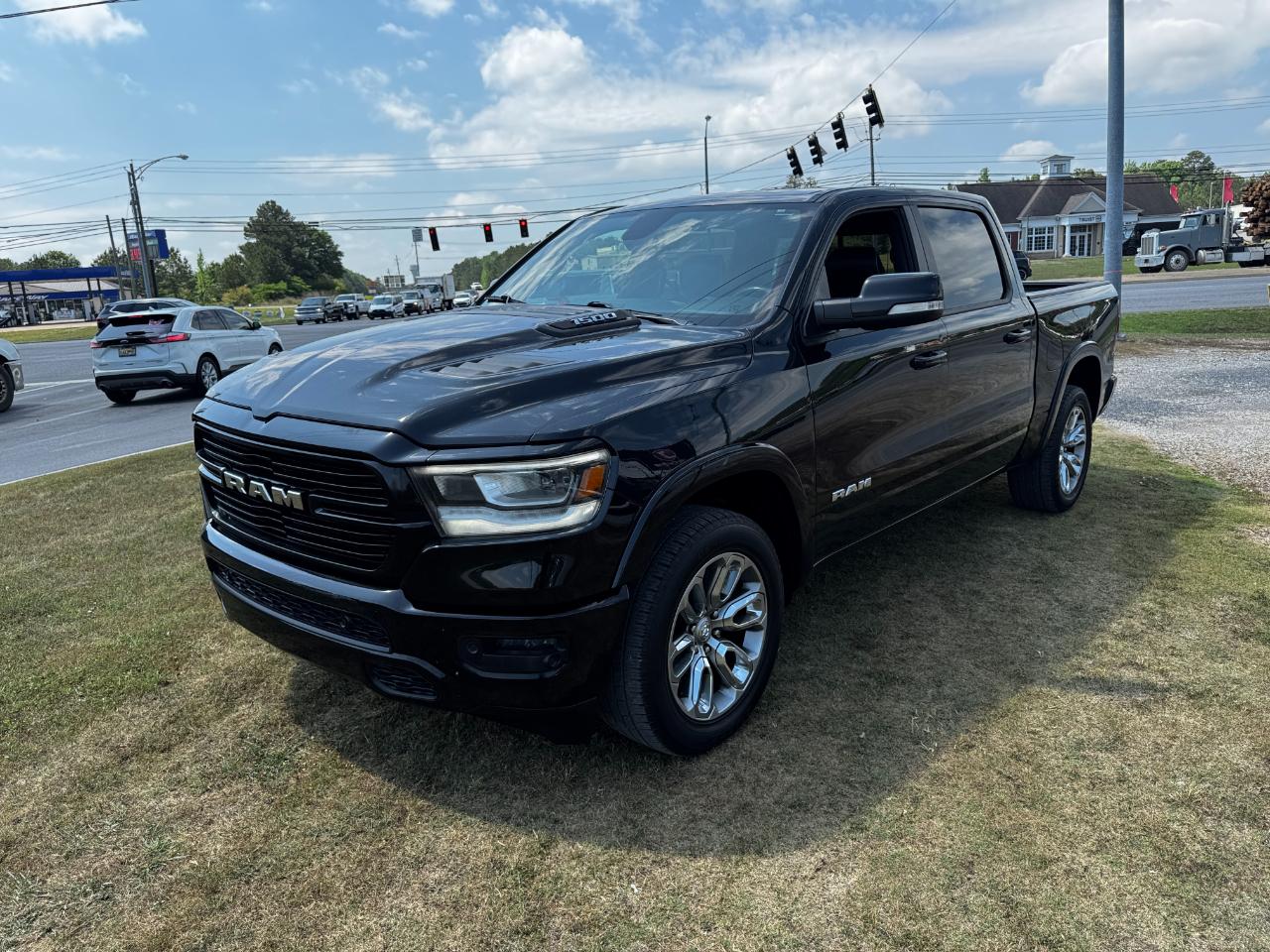 RAM 1500 Laramie 4x4 Crew Cab 5'7" Box 2019