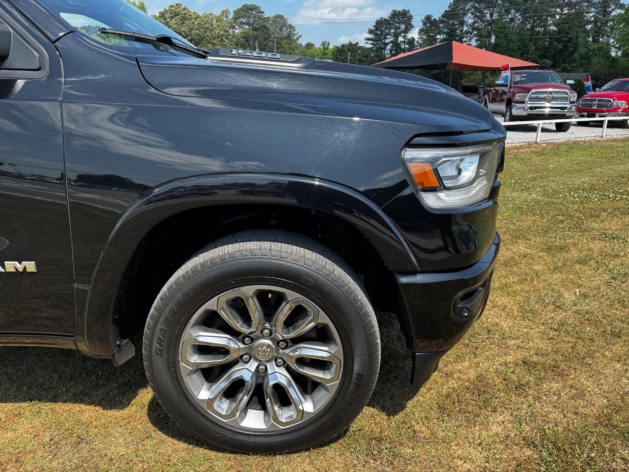 RAM 1500 Laramie 4x4 Crew Cab 5'7" Box 2019