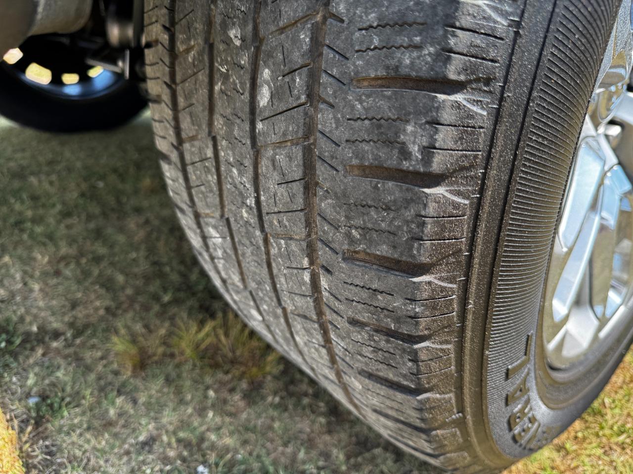 RAM 1500 Laramie 4x4 Crew Cab 5'7" Box 2019