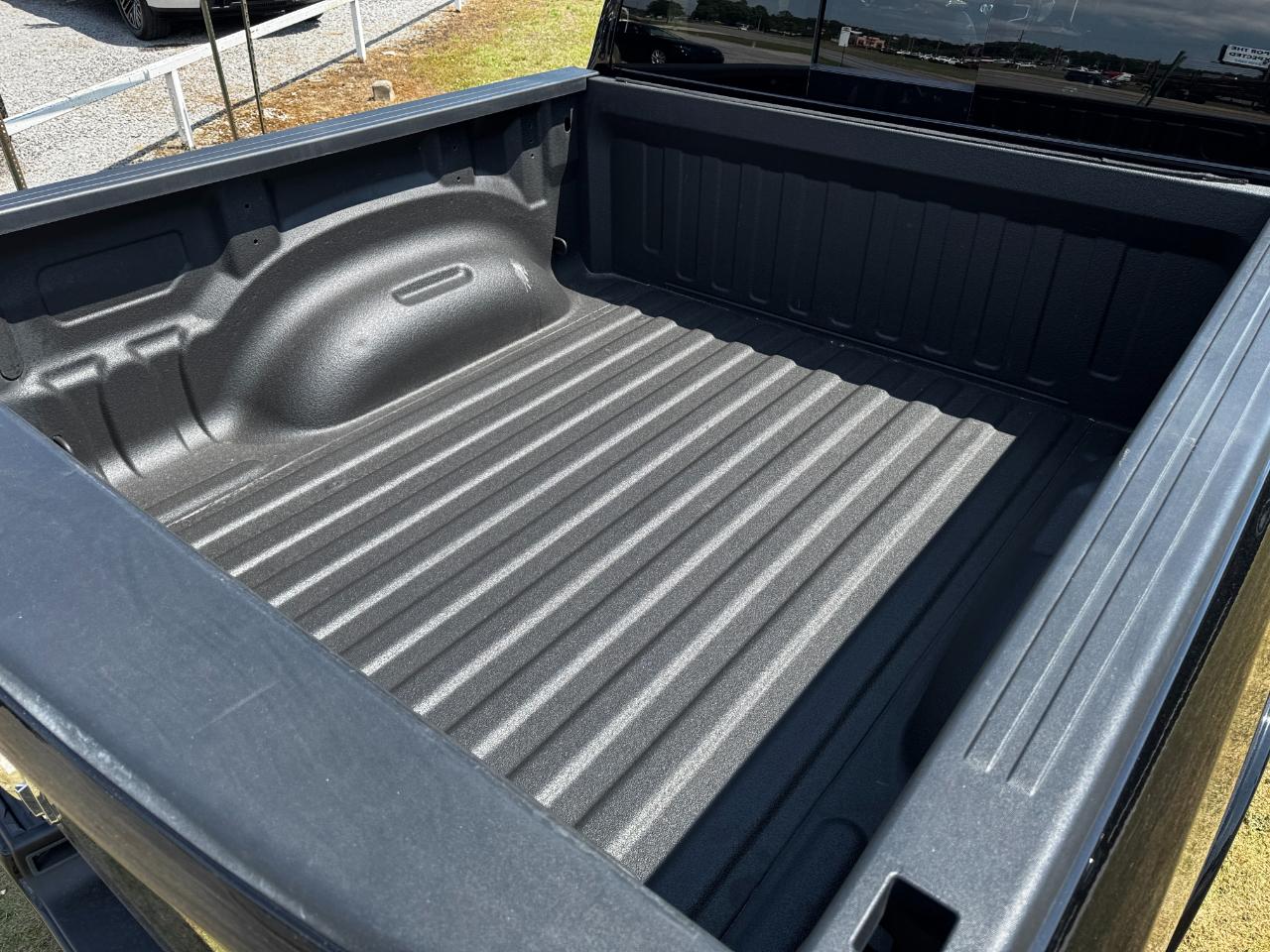 RAM 1500 Laramie 4x4 Crew Cab 5'7" Box 2019